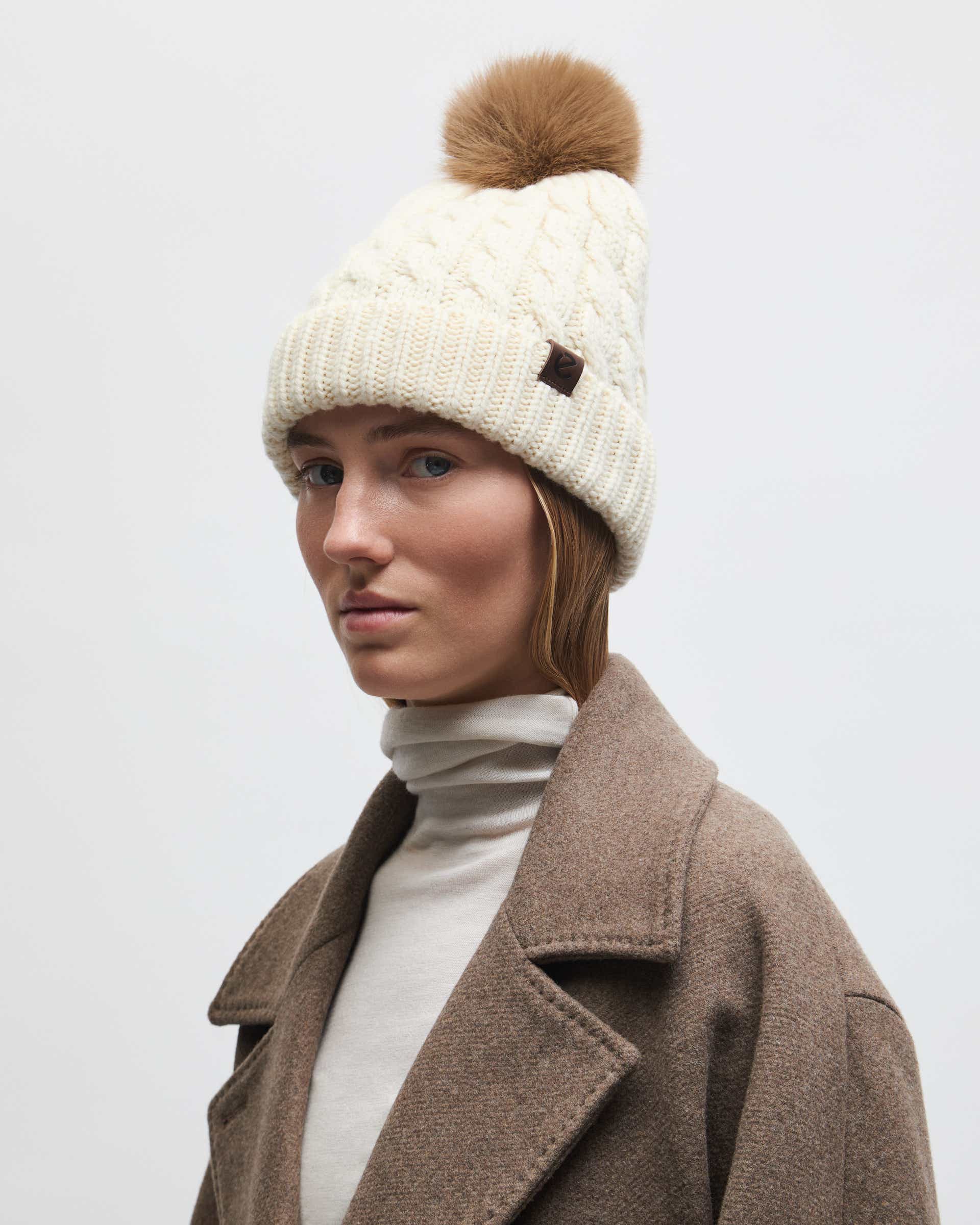 ECCO® Beanie Mössa dam - Vit - Lifestyle image-1