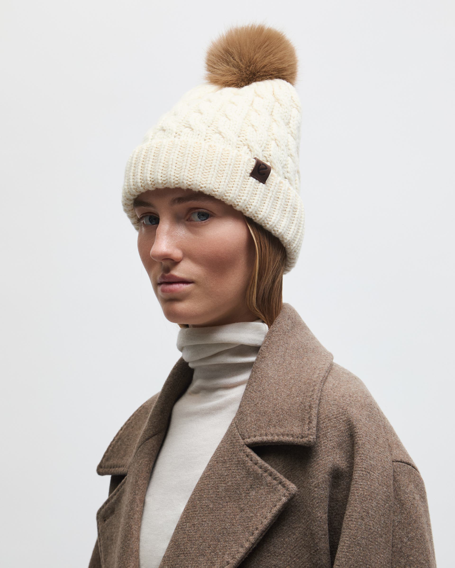 ECCO® Beanie Mössa dam - Vit - Lifestyle image-1