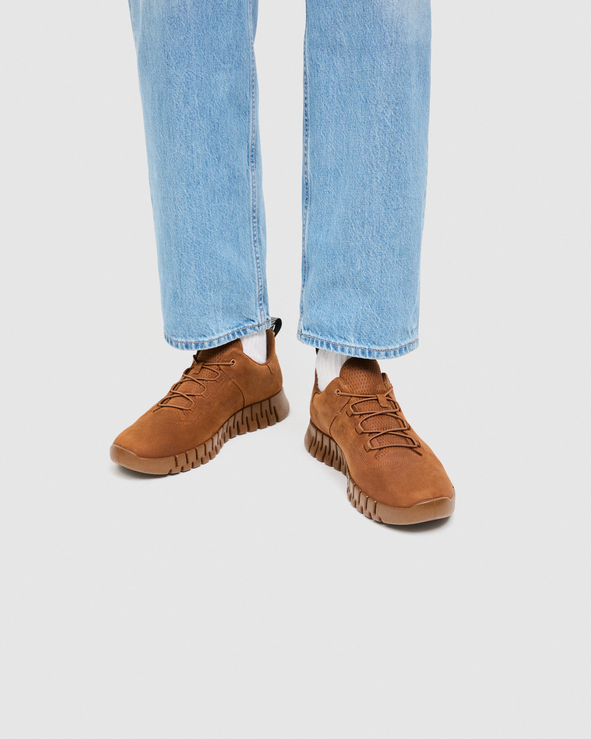 ECCO® GRUUV sneakers i nubuck til herrer - Brun - Lifestyle image-1