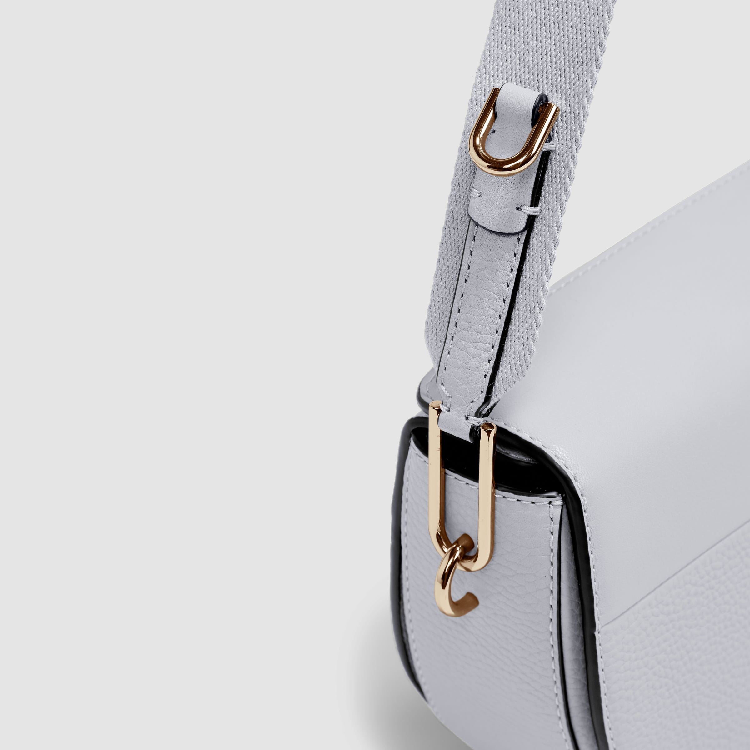 ECCO® Textureblock Leather Saddle Bag - Grey - Detail-1