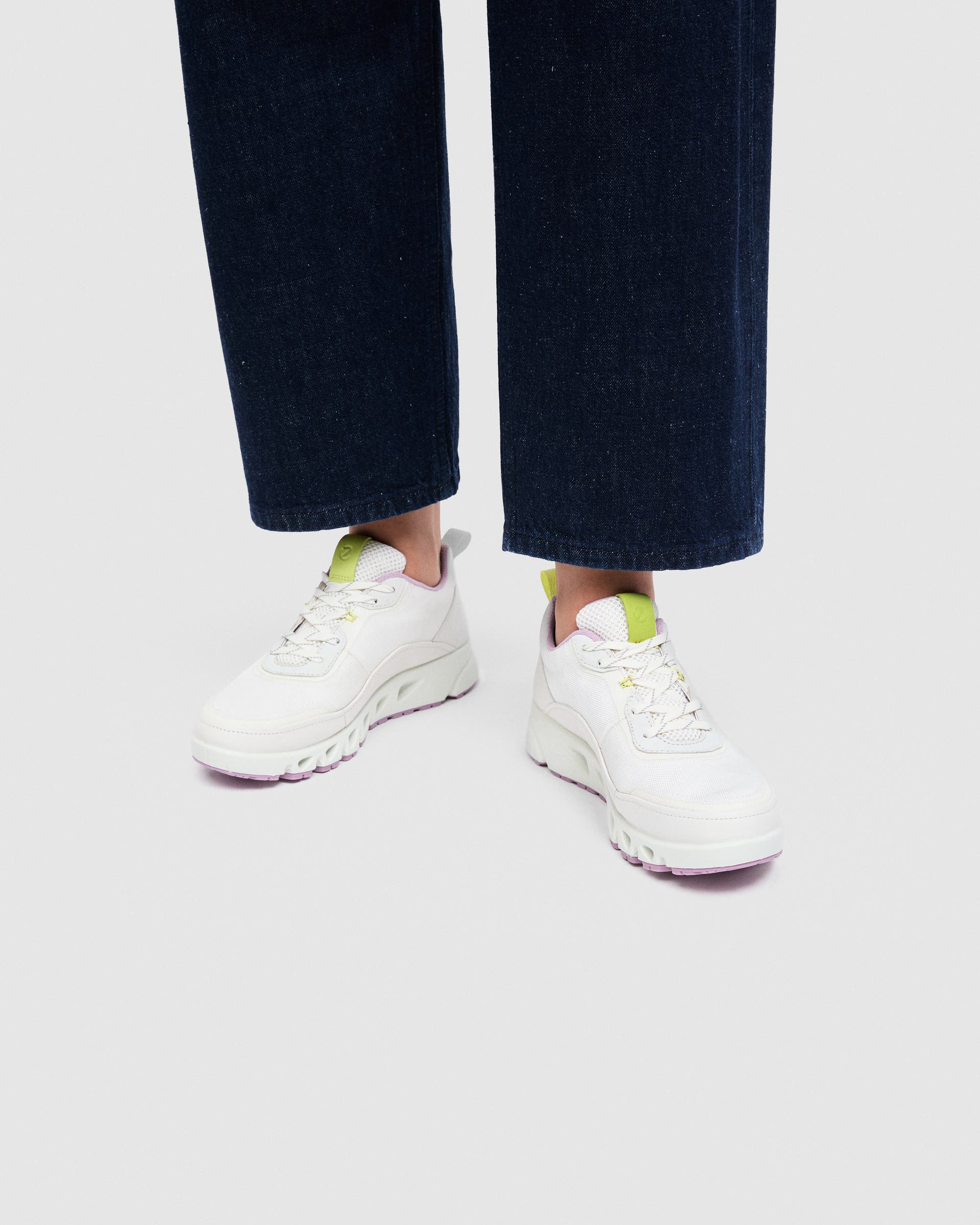 ECCO® Multi-Vent Gore-Tex sko i textil  dam - Vit - Lifestyle image-1