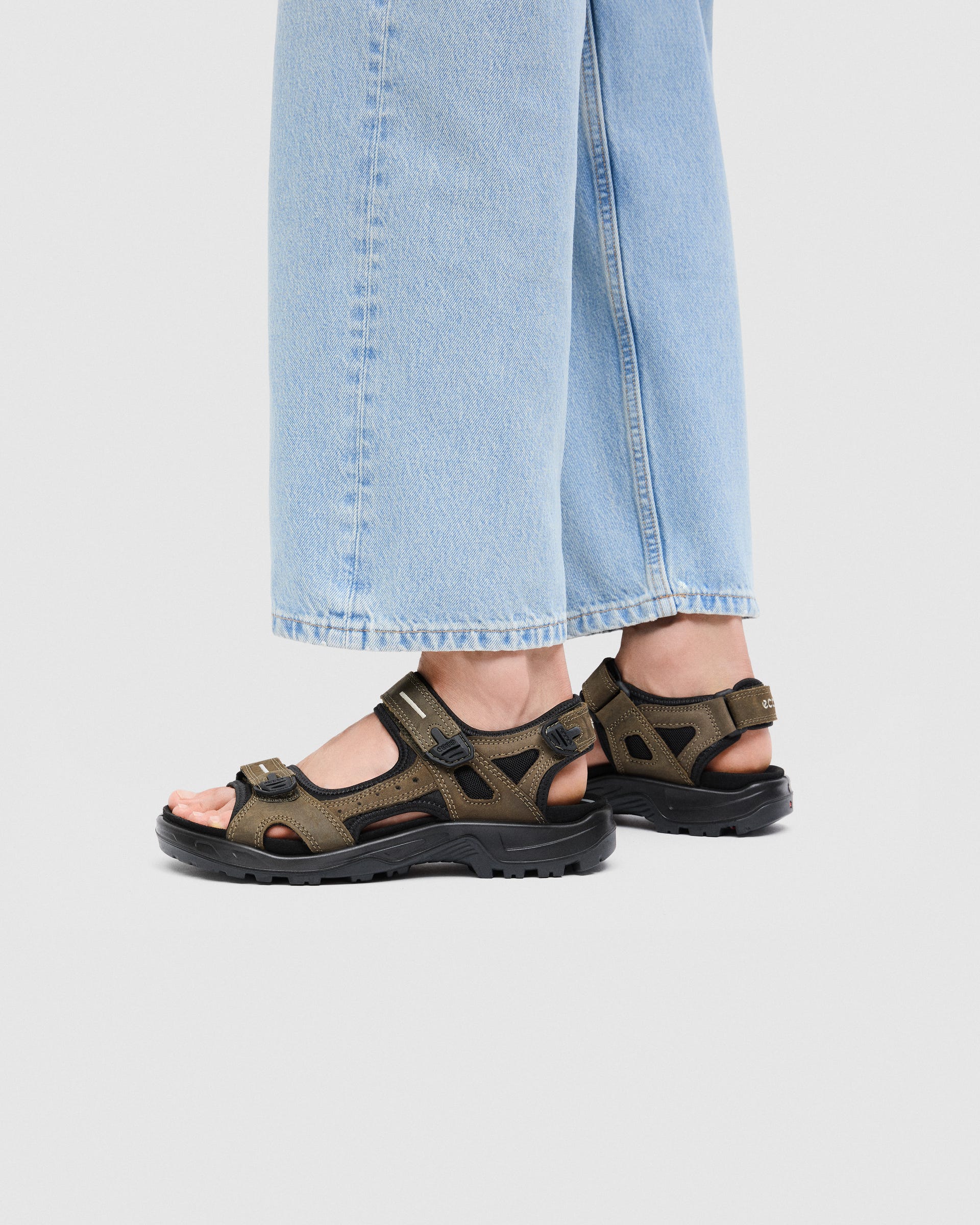 Sandálias exterior nobuck homem ECCO® Offroad - Verde - Lifestyle image-1