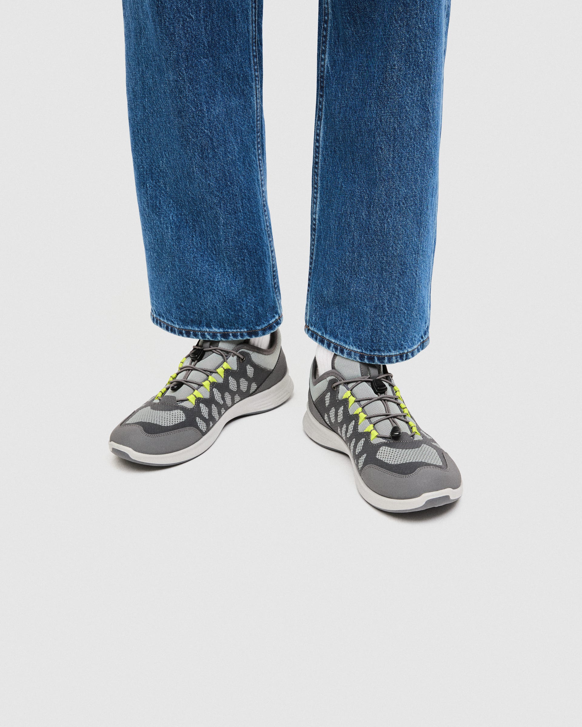 Pánské textilní šněrovací boty ECCO® EXCEED - Šedá - Lifestyle image-1