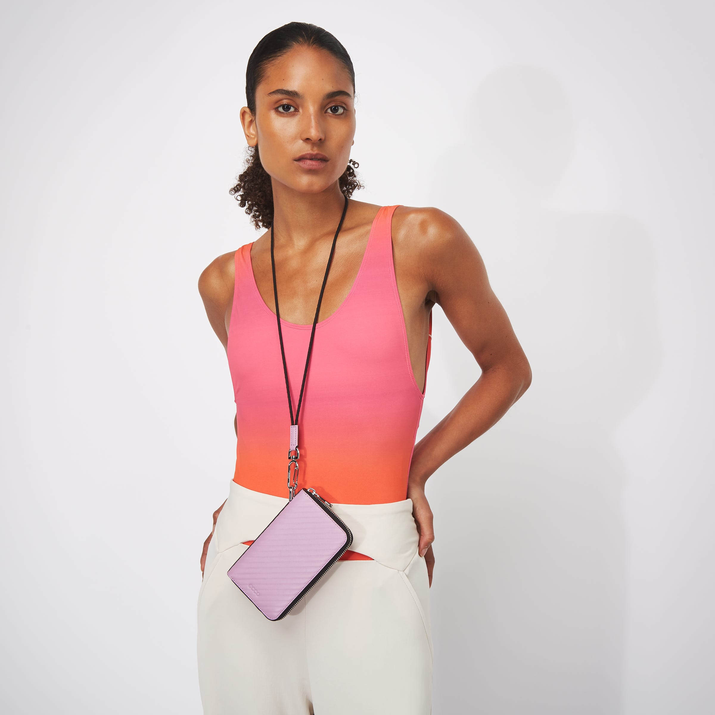 ECCO® Groove Leather Large Phone Wallet - Pink - Modelshot-1