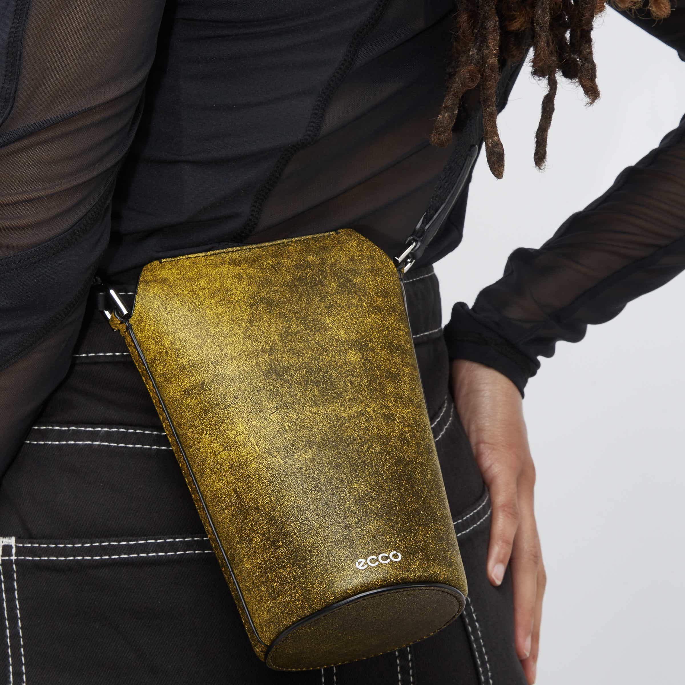 ECCO® Pot Leather Crossbody Bag - Multicolour - Modelshot-1