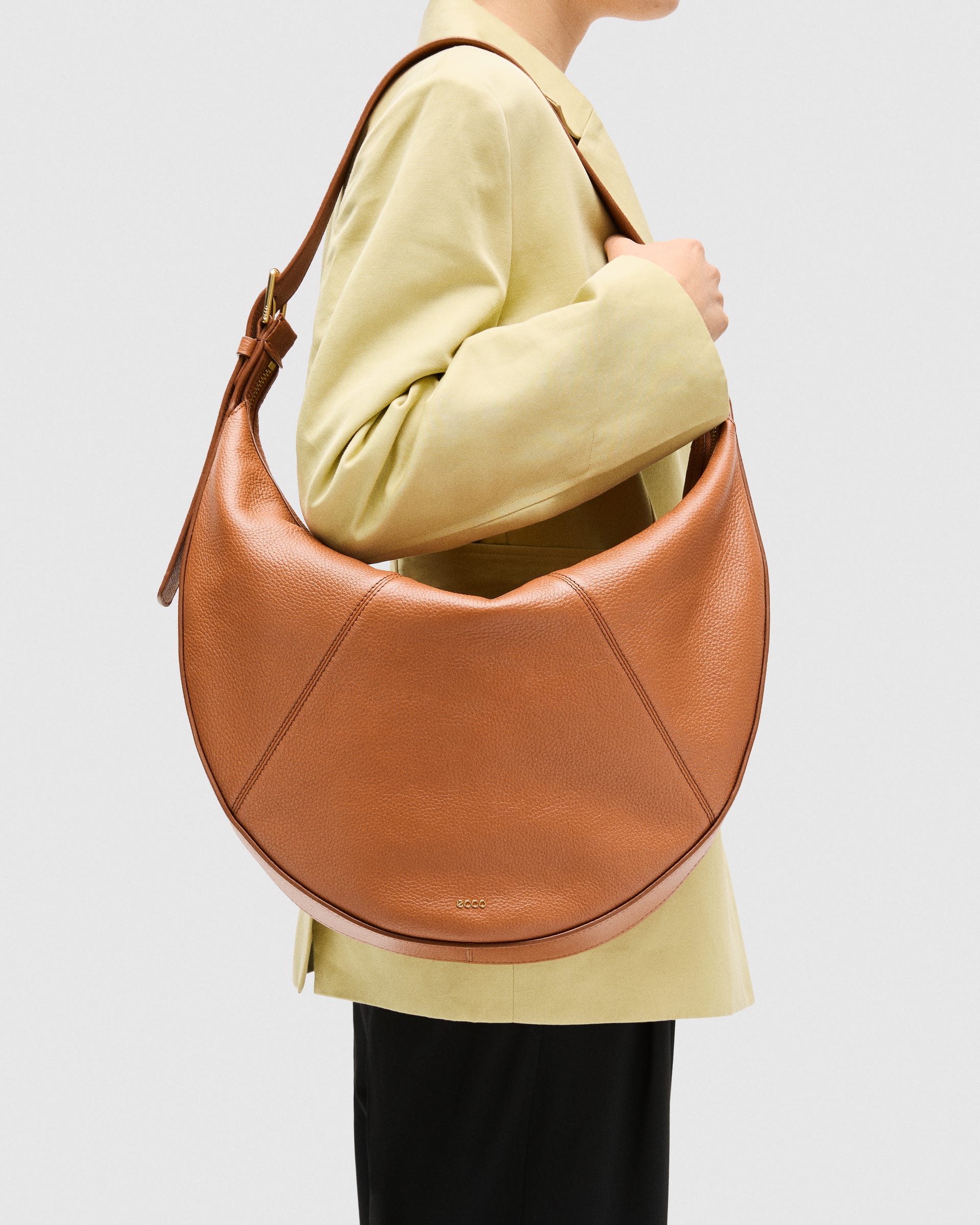 Skórzana torba hobo ECCO® Fortune Bag - Brązowy - Lifestyle image-1