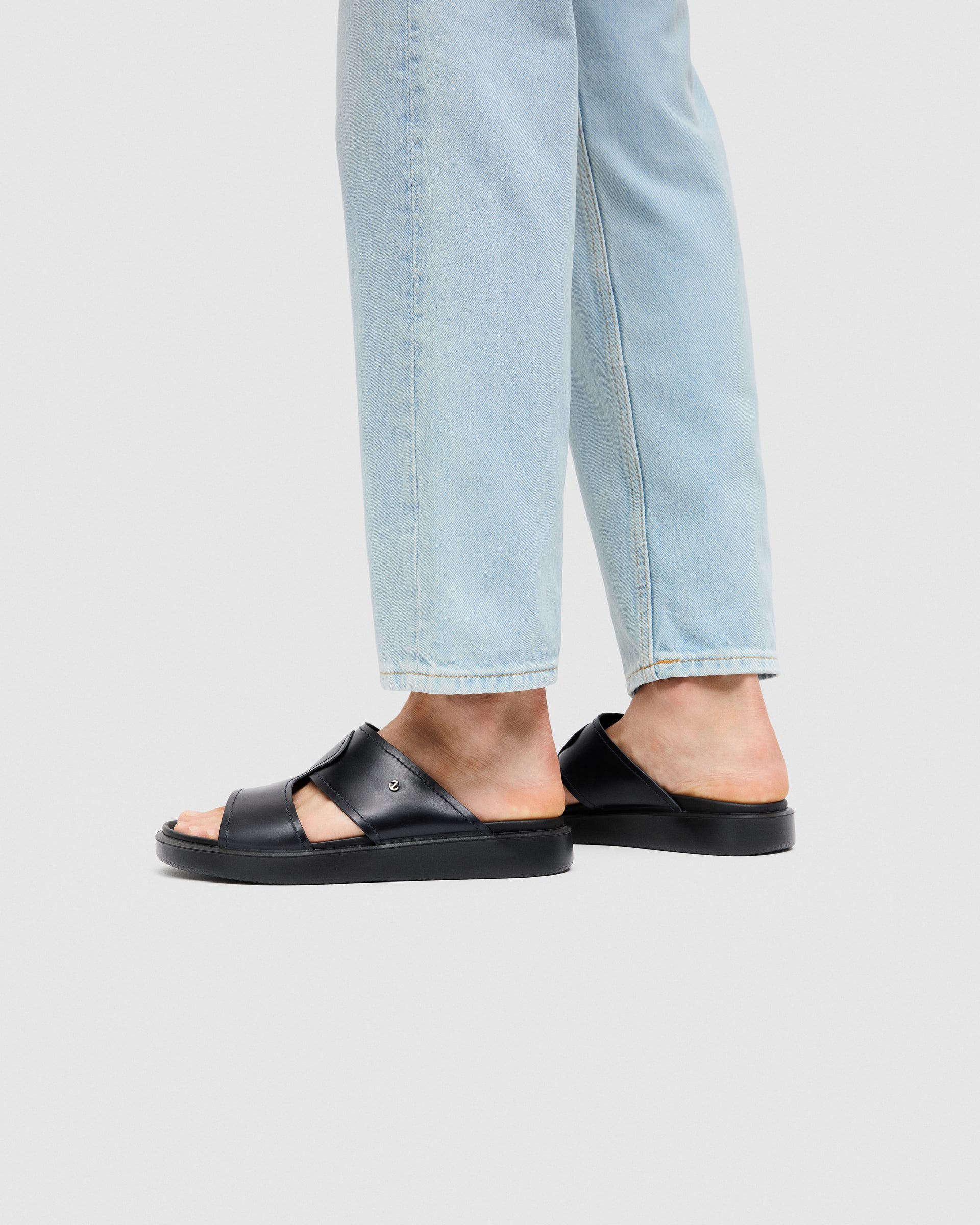 ECCO FLOWT LX M SLIDE LTD - Blue - Outside