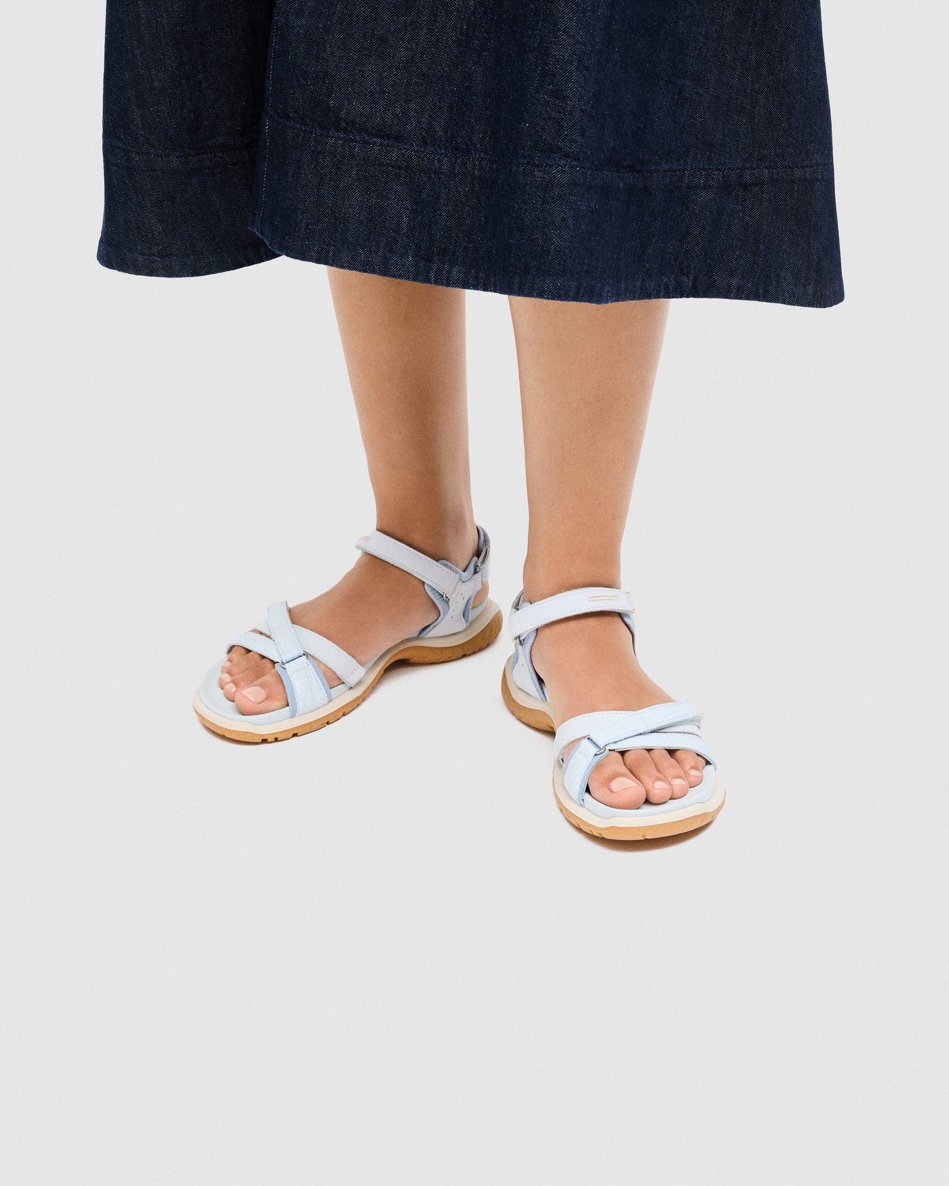 ECCO® Offroad Roam sandale en nubuck deux brides pour femme - Bleu - Lifestyle image-1