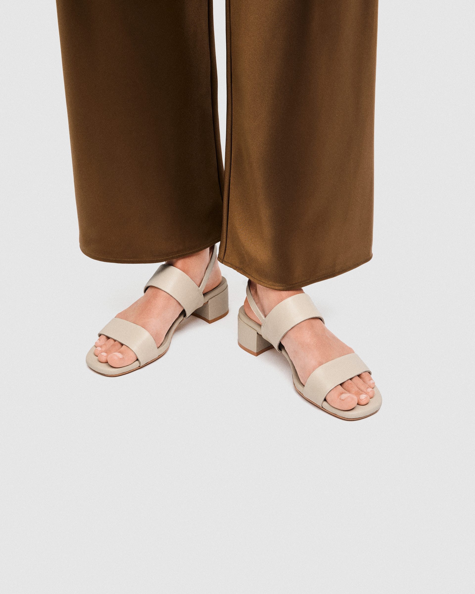 ECCO® LIVA SANDAL 35 Högklackad skinnsandal dam - Beige - Lifestyle image-1