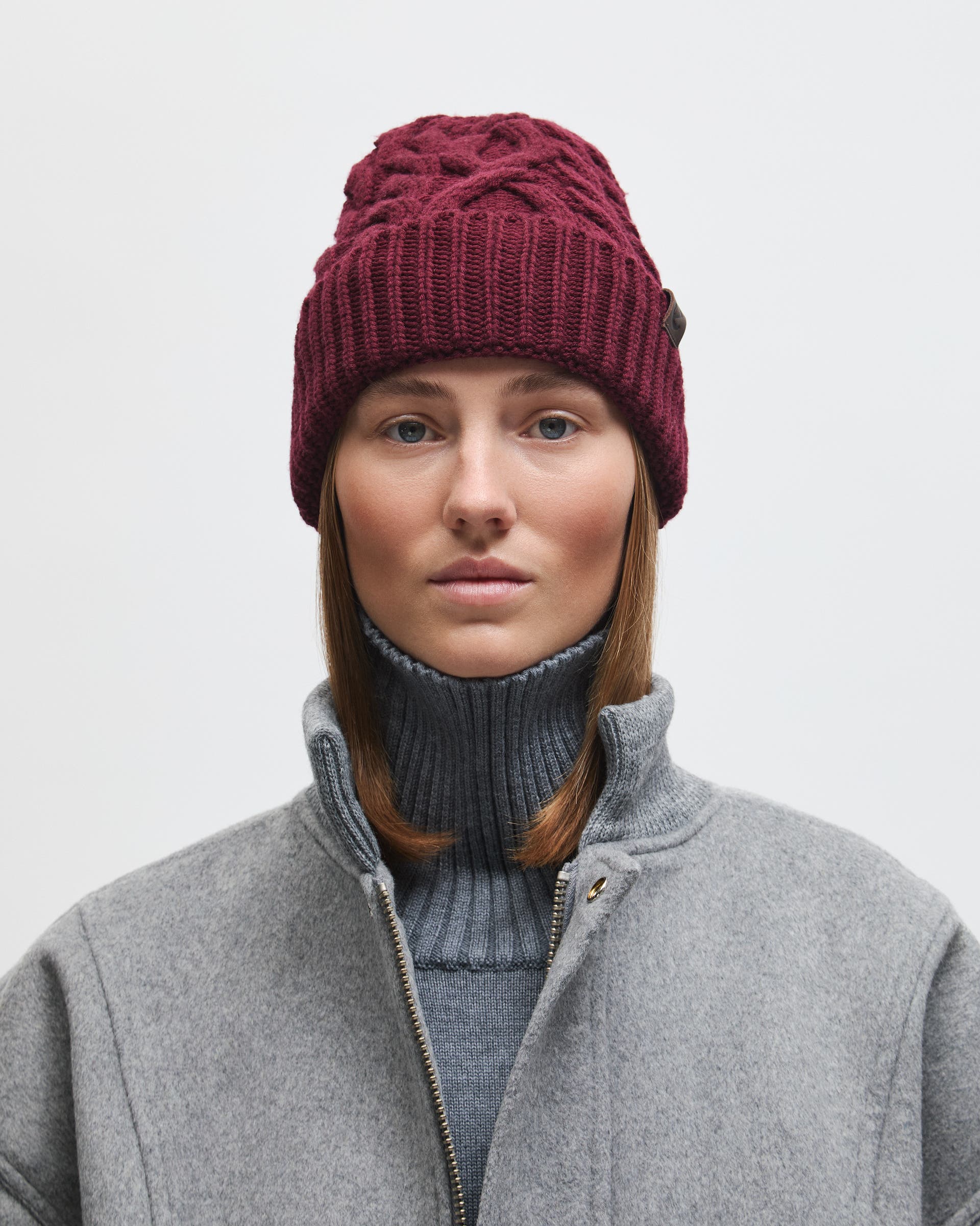 ECCO® Beanie női sapka - Piros - Lifestyle image-1