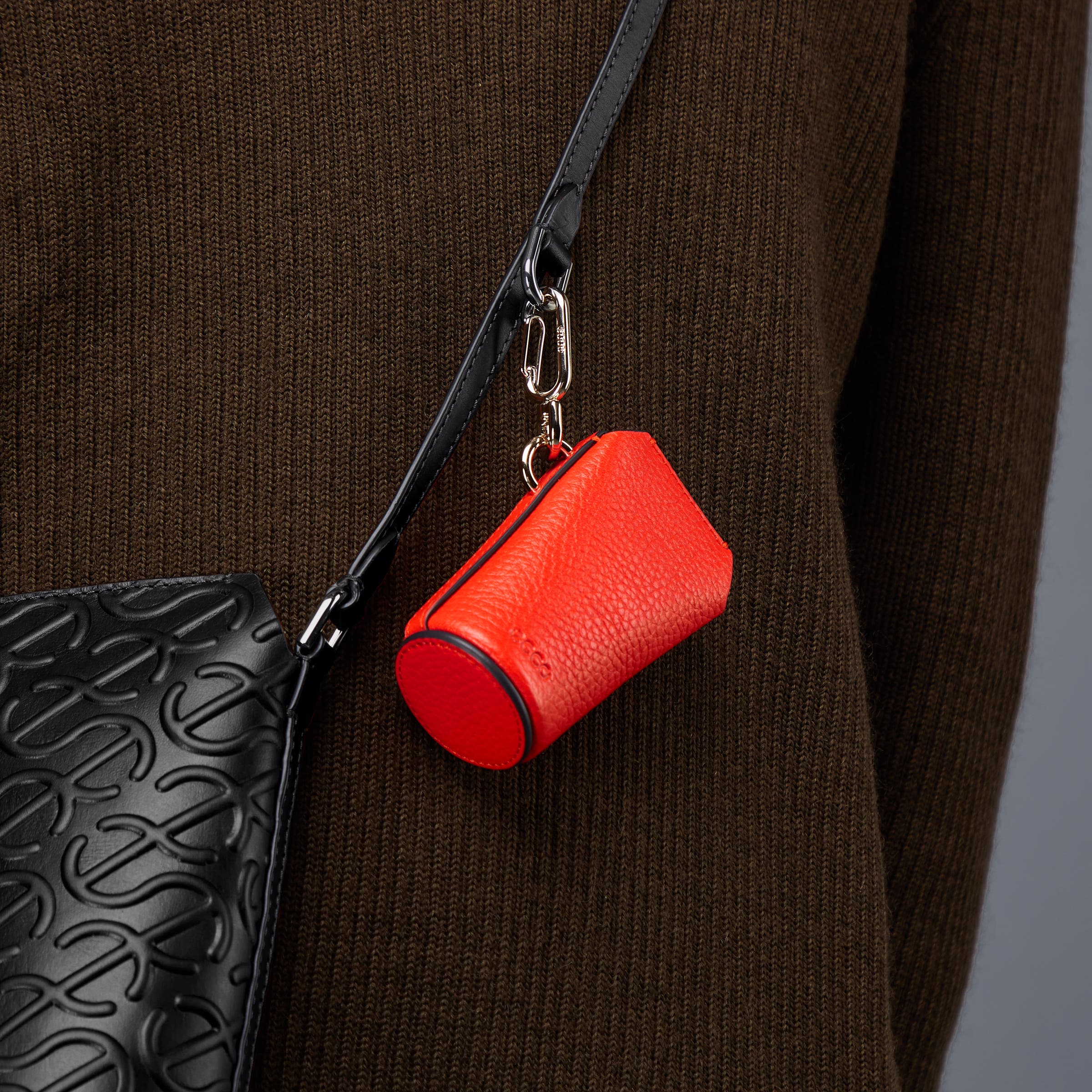 ECCO® Textureblock Pot Mini Leather Pouch Wallet - Red - Modelshot-1