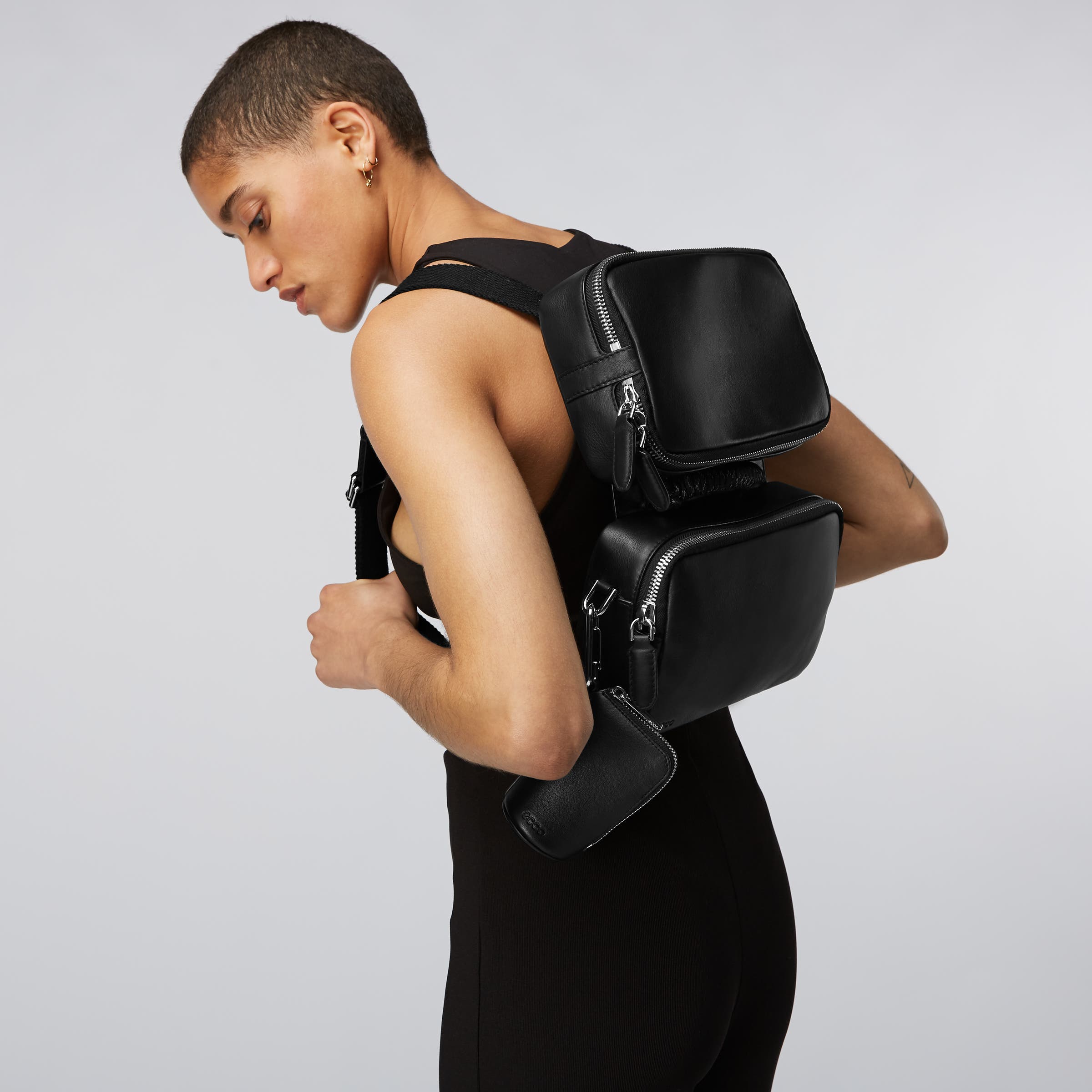 ECCO® Ceramic Leather Bento Pack - Black - Modelshot-1