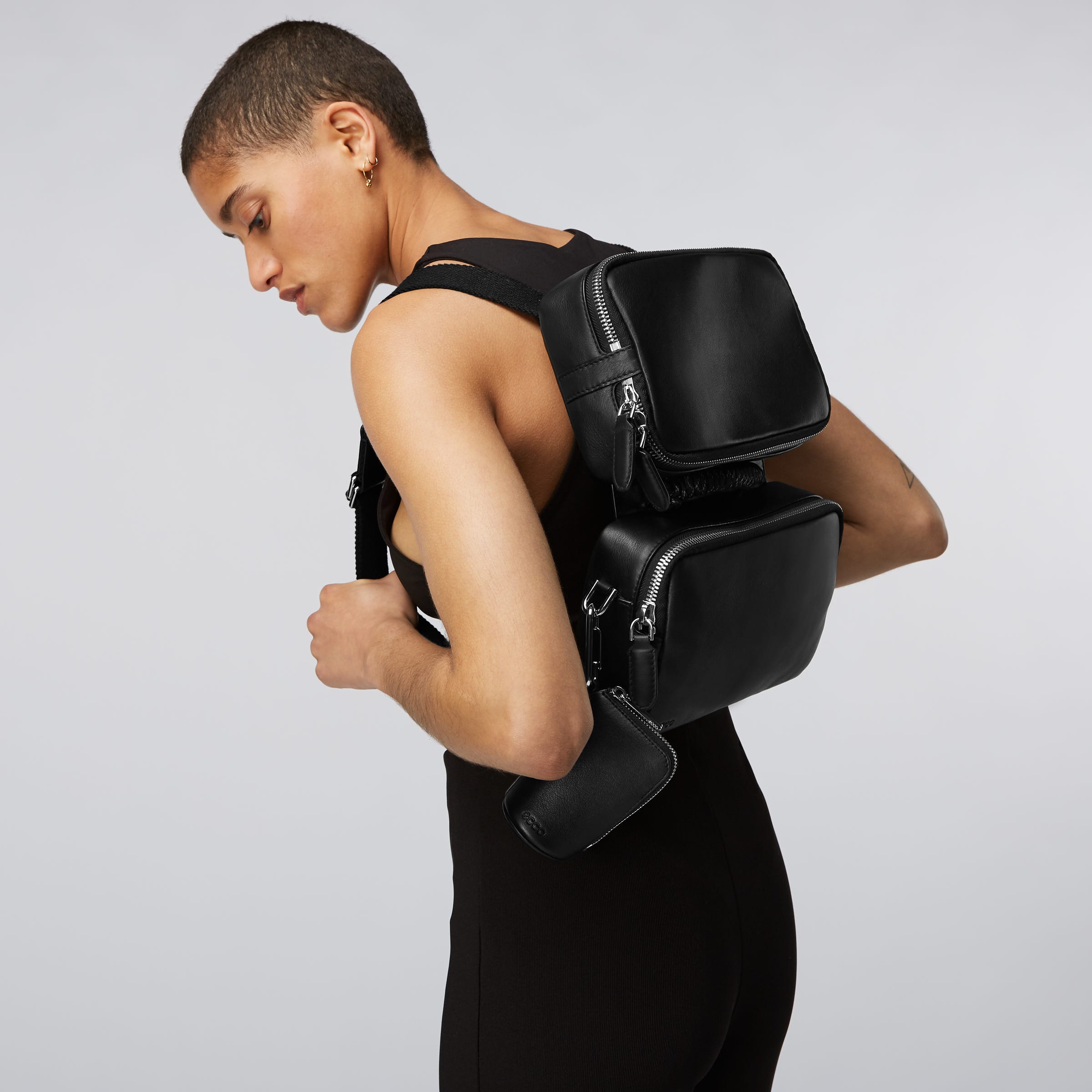 ECCO® Ceramic Leather Bento Pack - Black - Modelshot-1