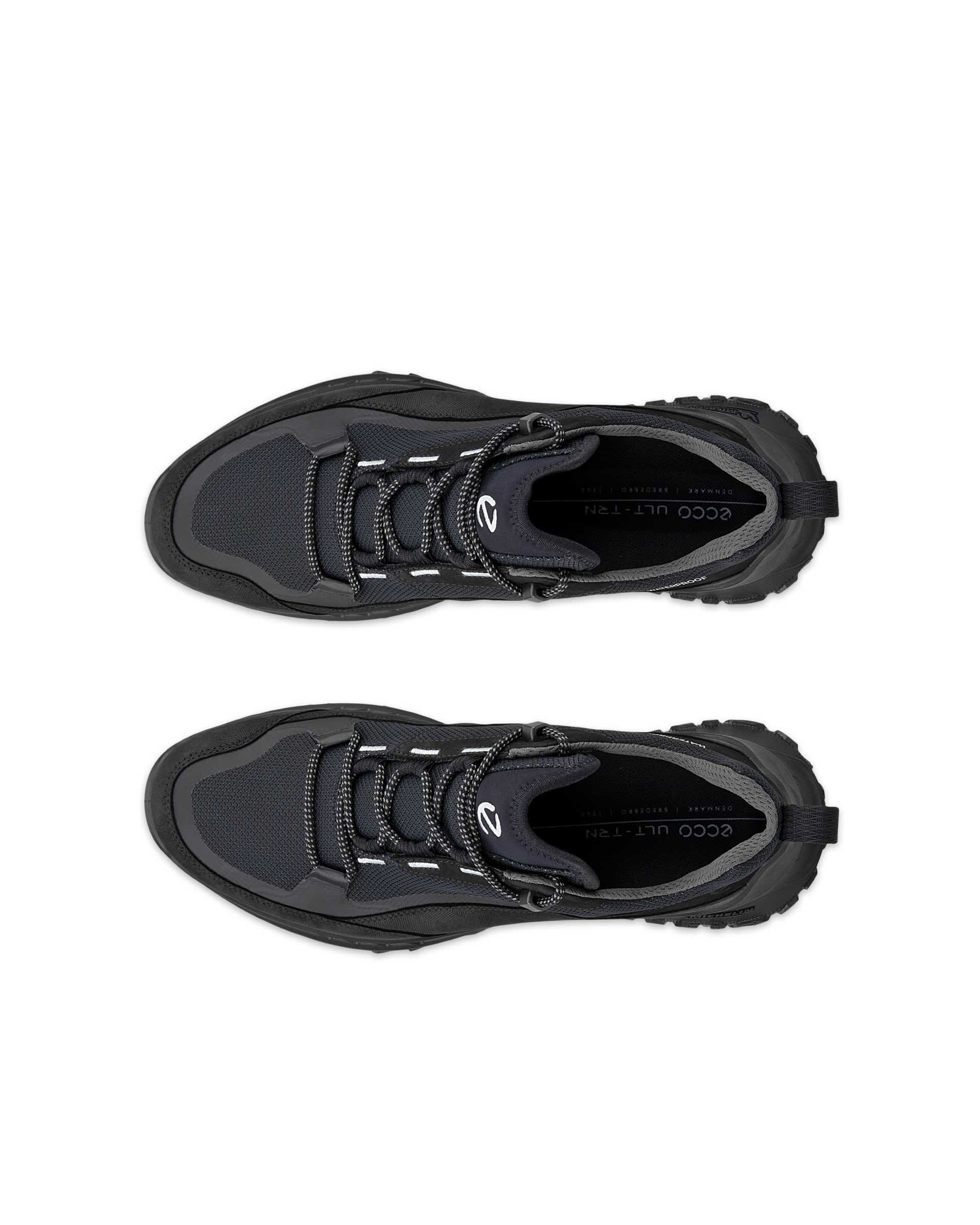 ECCO ULT-TRN Low メンズ ヌバックウォータープルーフハイキングシューズ - ブラック - Top left pair