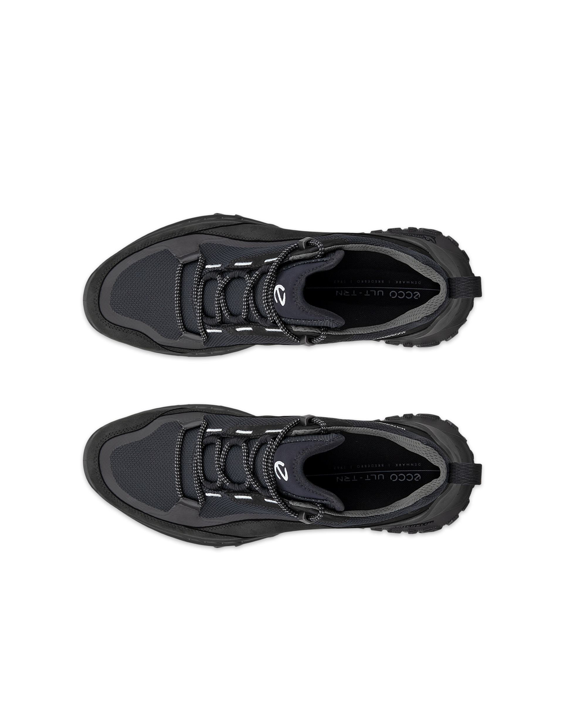ECCO ULT-TRN Low メンズ ヌバックウォータープルーフハイキングシューズ - ブラック - Top left pair