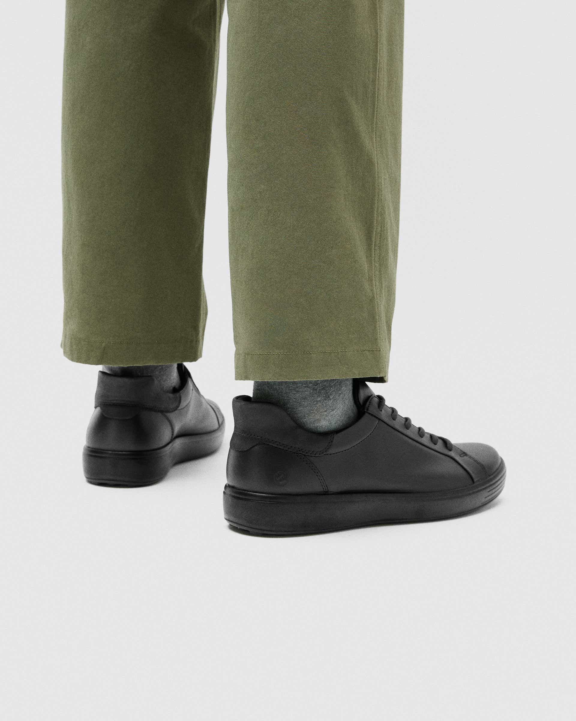 ECCO® SOFT 7 Herren Ledersneaker - Schwarz - Lifestyle image-1