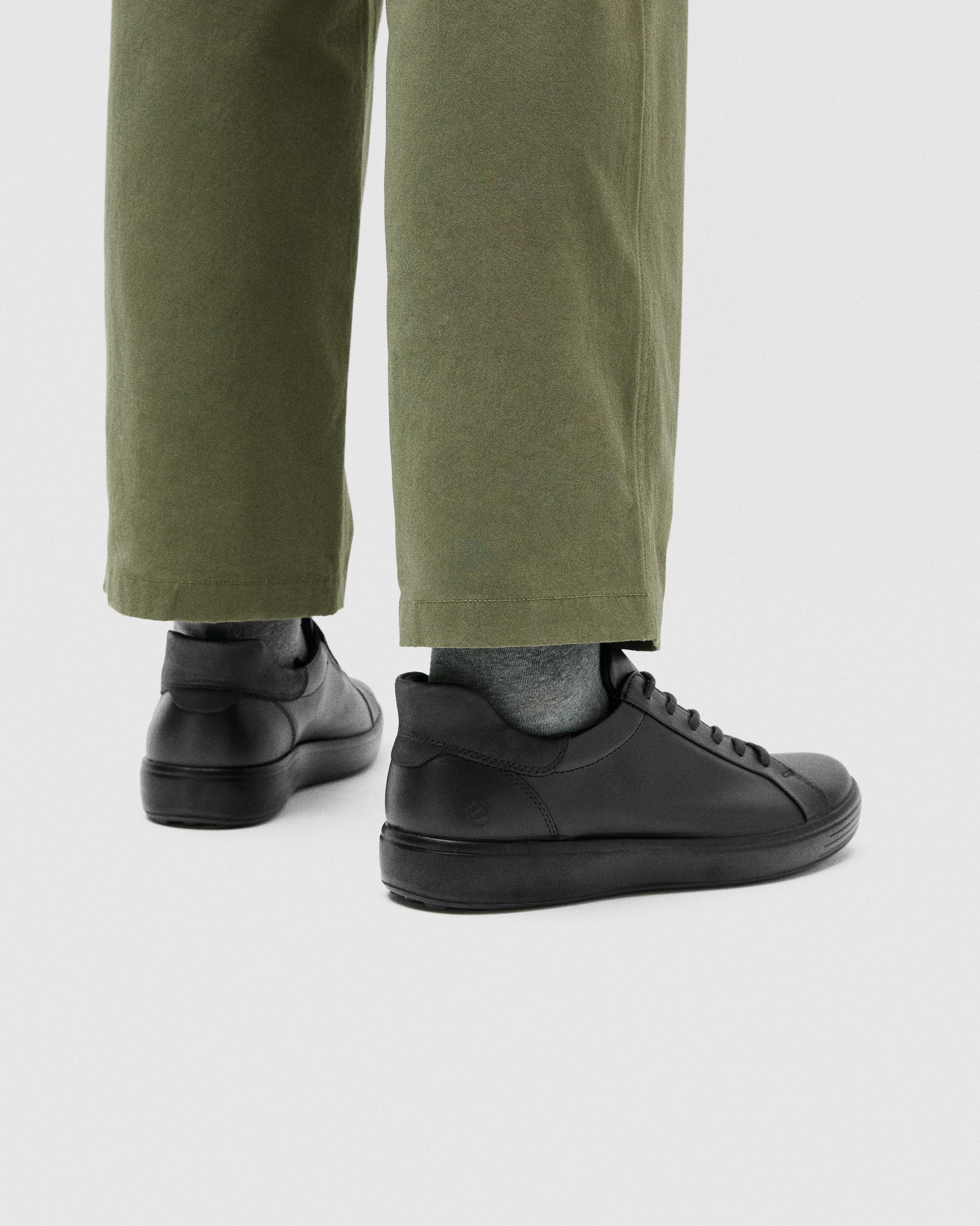 ECCO® SOFT 7 Herren Ledersneaker - Schwarz - Lifestyle image-1