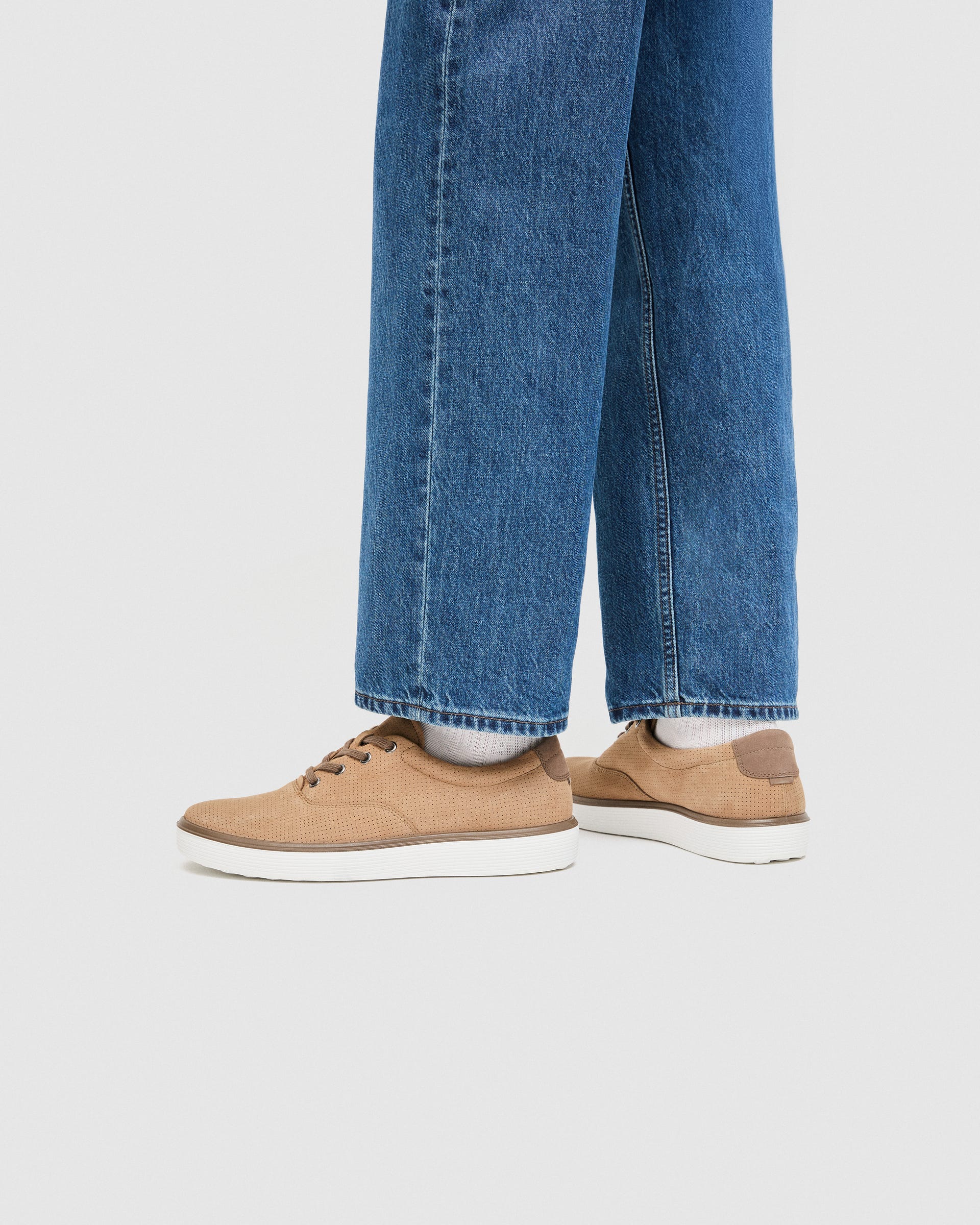 ECCO SOFT 60 MEN'S SNEAKER - Brown - Lifestyle image-1