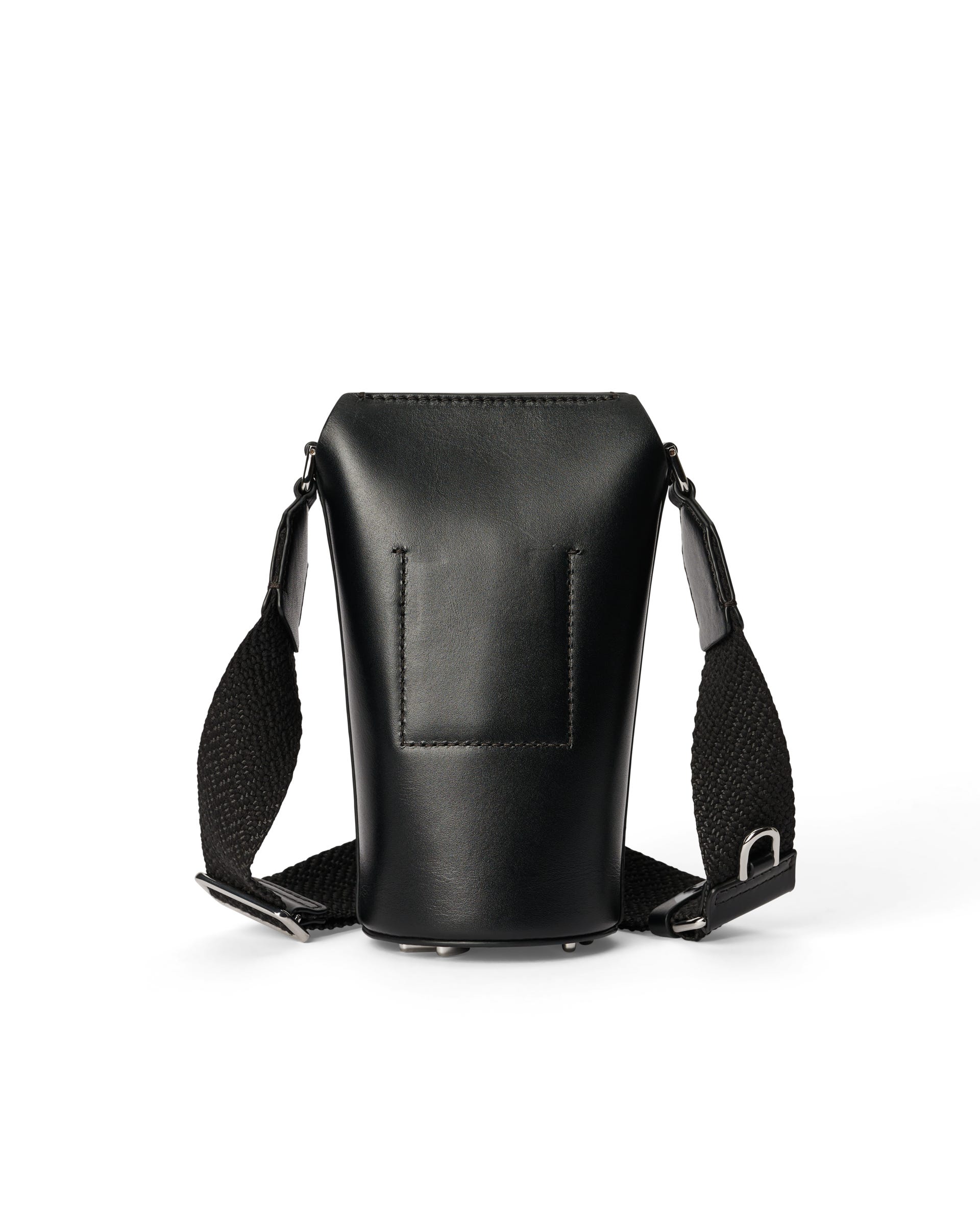 ECCO Pot E Wave Studded レザークロスボディバッグ | ブラック ECCO Pot E Wave Studded レザークロスボディバッグ | ブラック