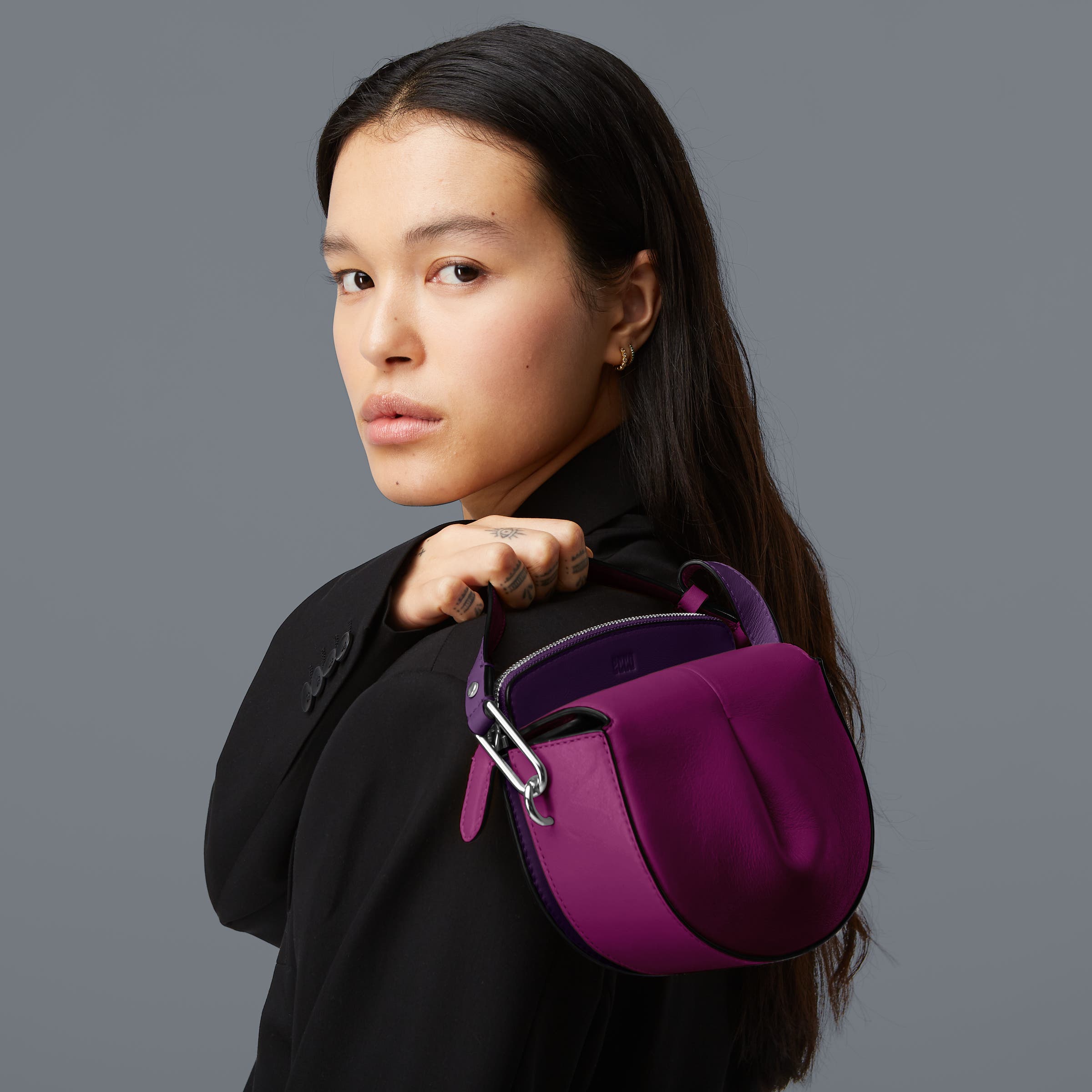 ECCO® E Leather Saddle Bag - Purple - Modelshot-1