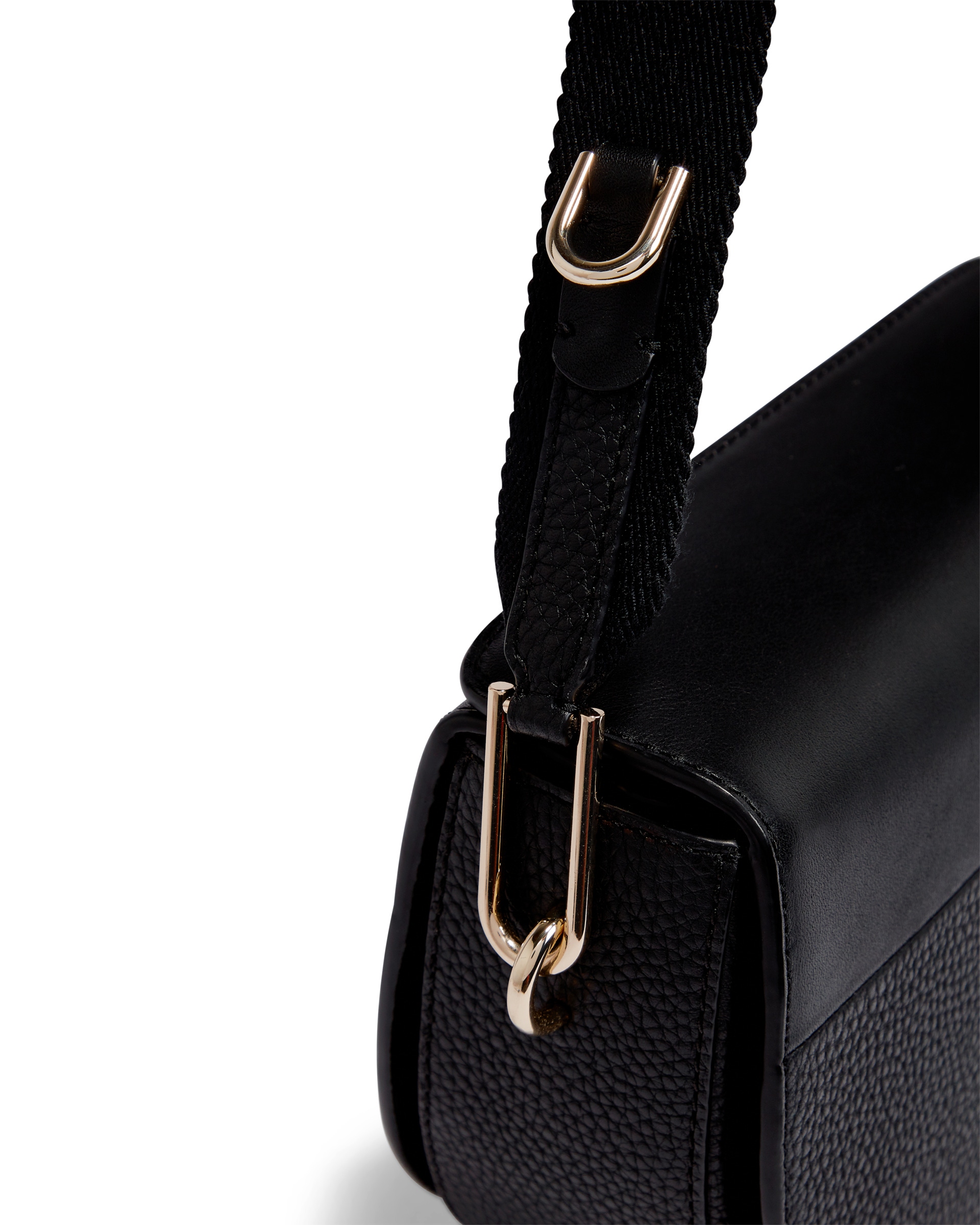 ECCOยฎ Textureblock Leather Saddle Bag - Black - Detail-1