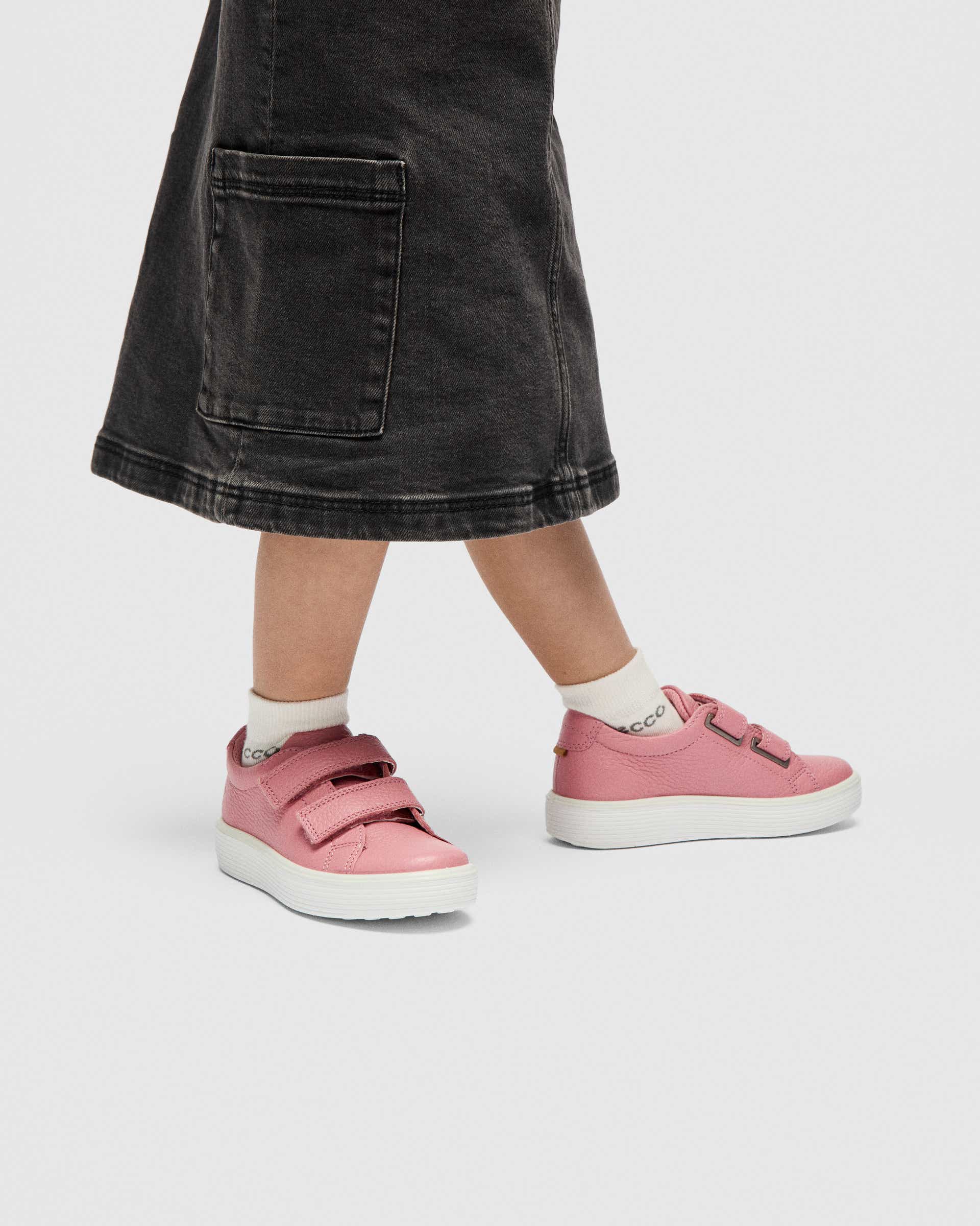 ECCO® Street Platform baskets en cuir pour femme - Rose - Lifestyle image-1