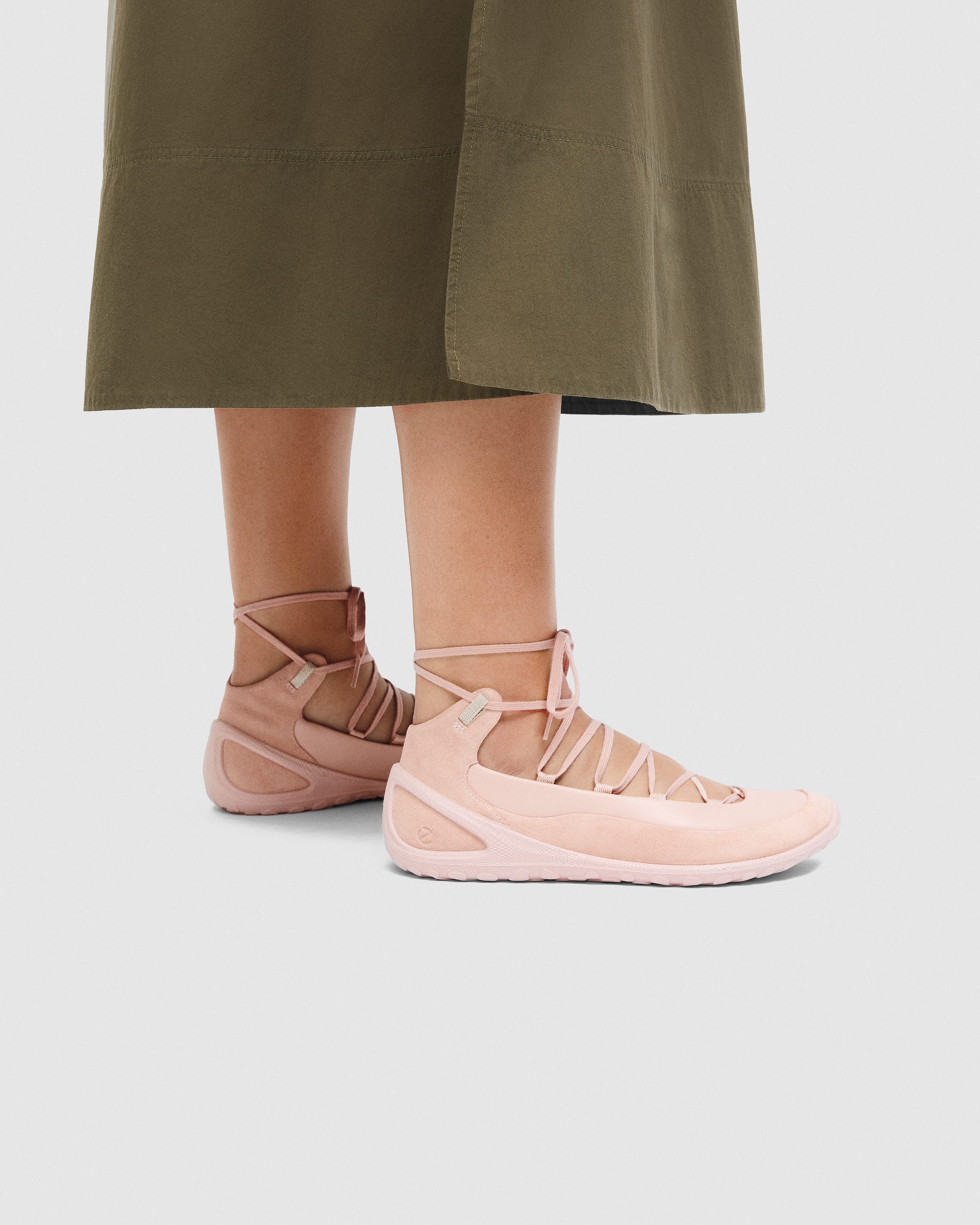 Damskie skórzane baleriny ECCO® BIOM LITE - Różowy - Lifestyle image-1