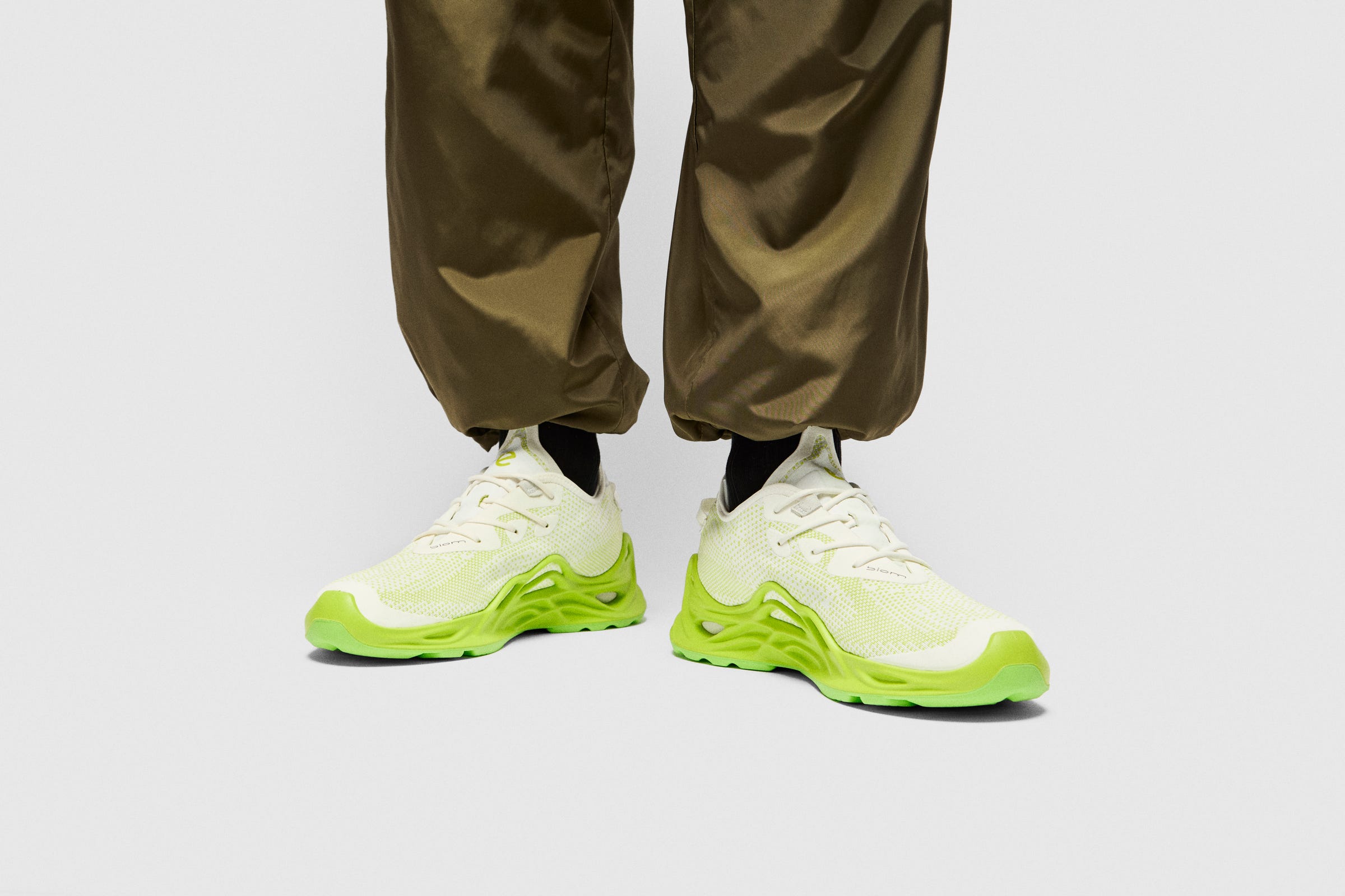 Men's ECCO® BIOM Infinite Textile Sneaker - Green - Lifestyle image-1