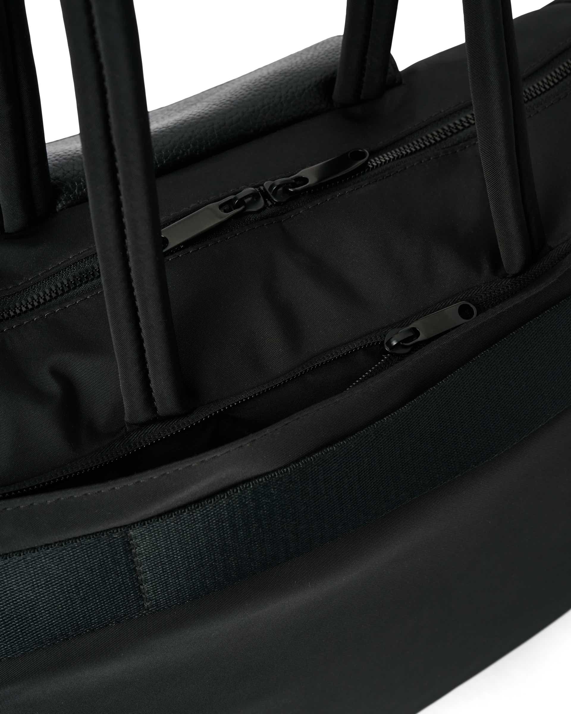 Voyager Tote - 블랙 - Detail-2