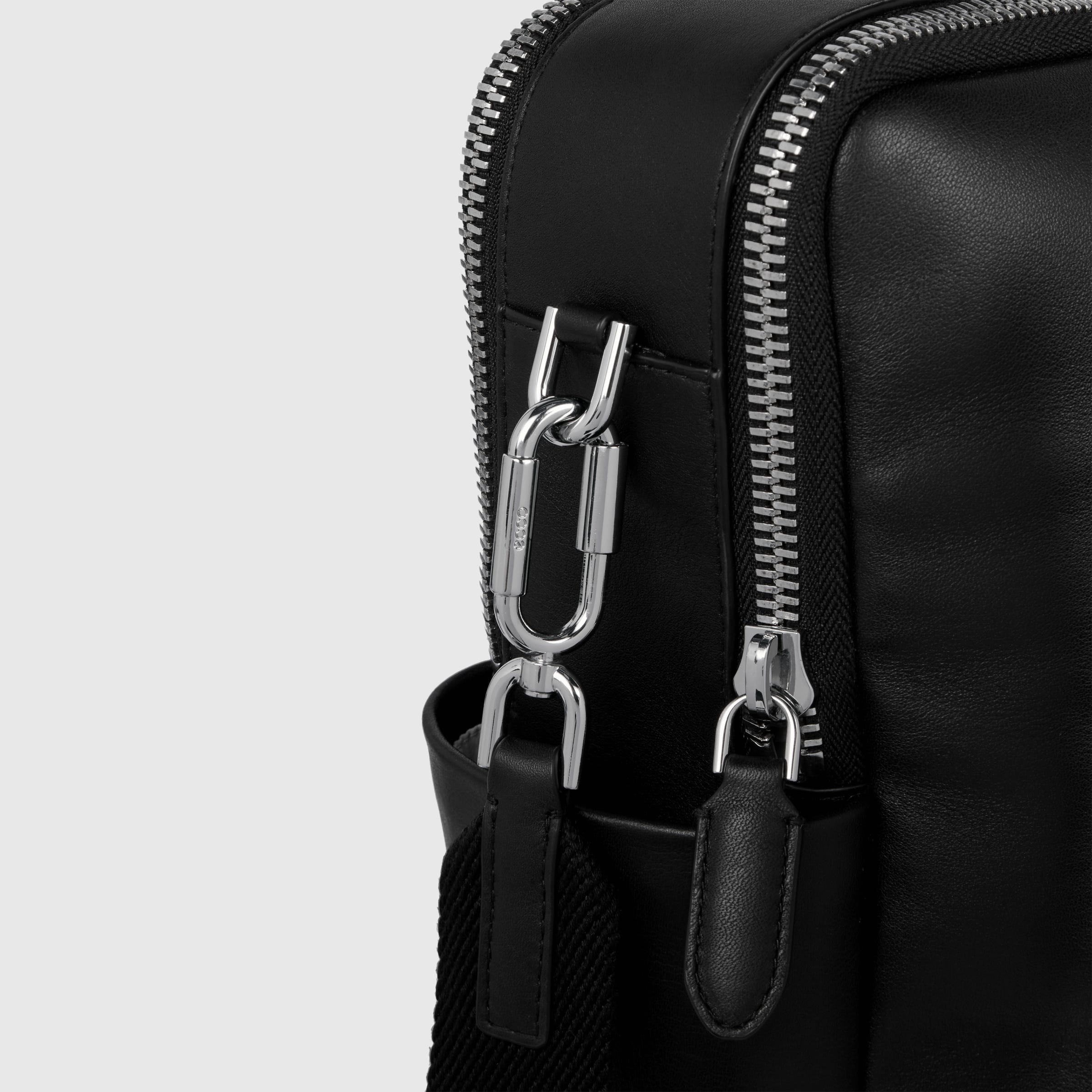 ECCO® Ceramic tech-Bag Leather Laptop Bag - Black - Detail-1