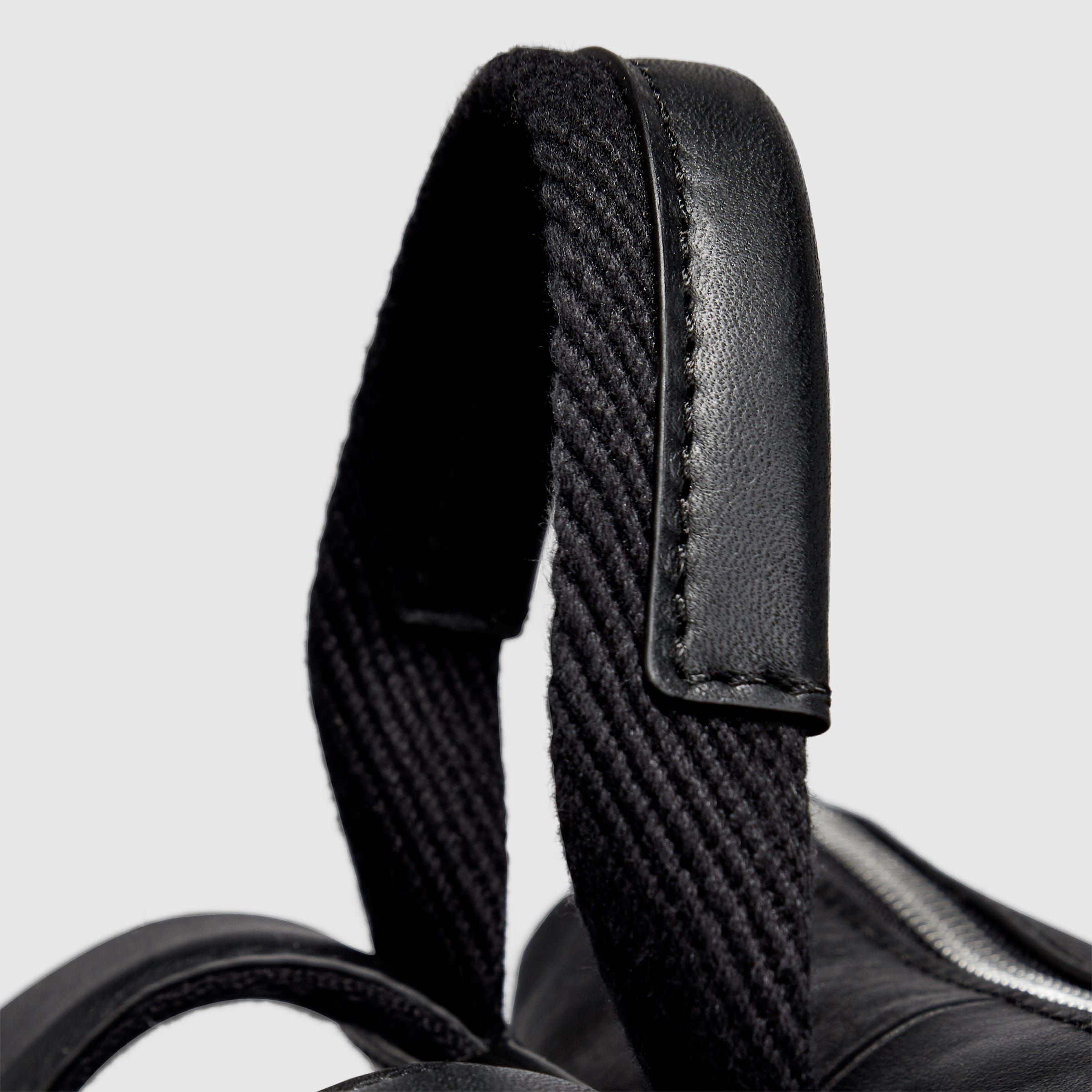 ECCO Journey Pillow Pack - Black - Detail-1