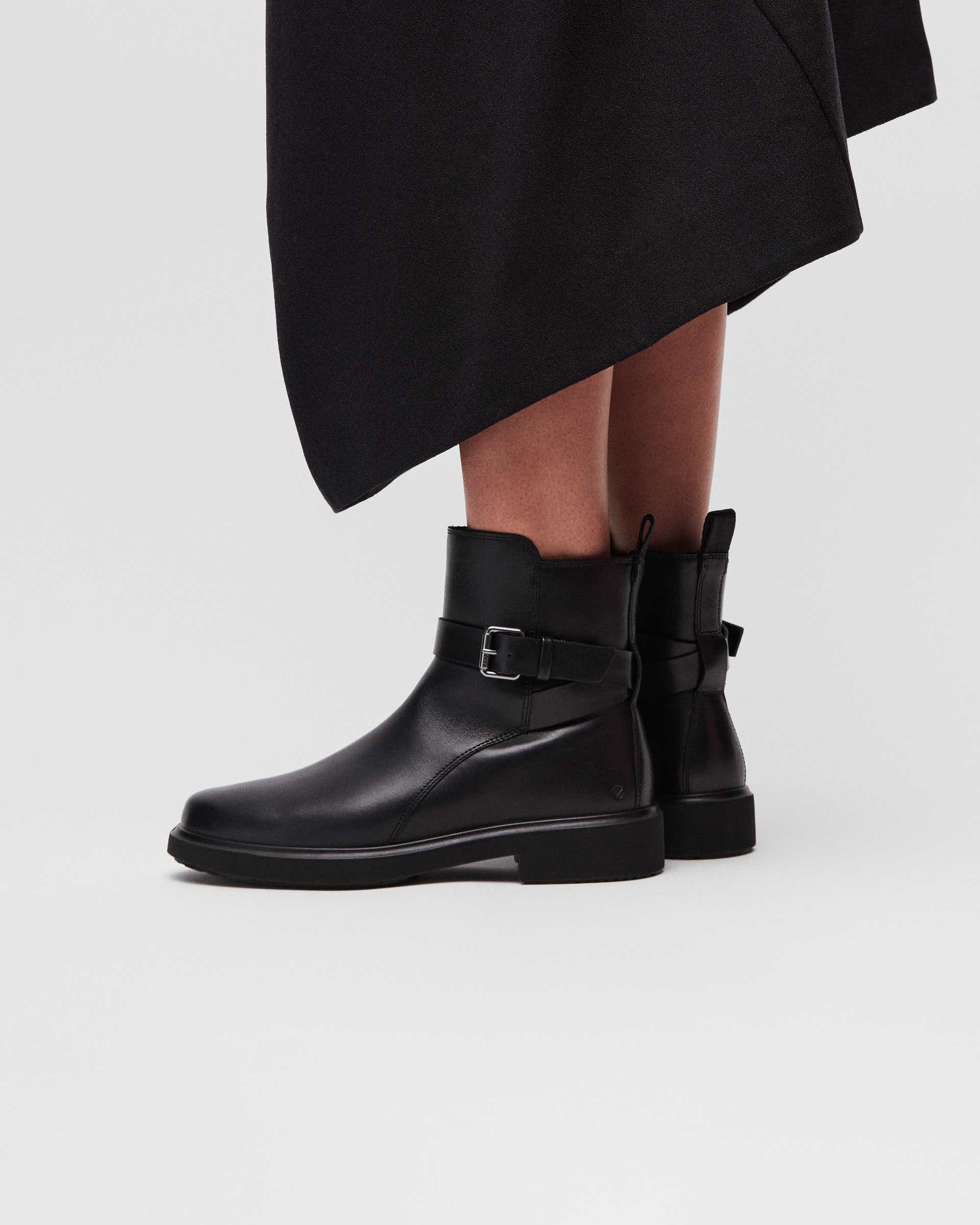 ECCO® Metropole Amsterdam bottes de pluie en cuir pour femme - Noir - Lifestyle image-1