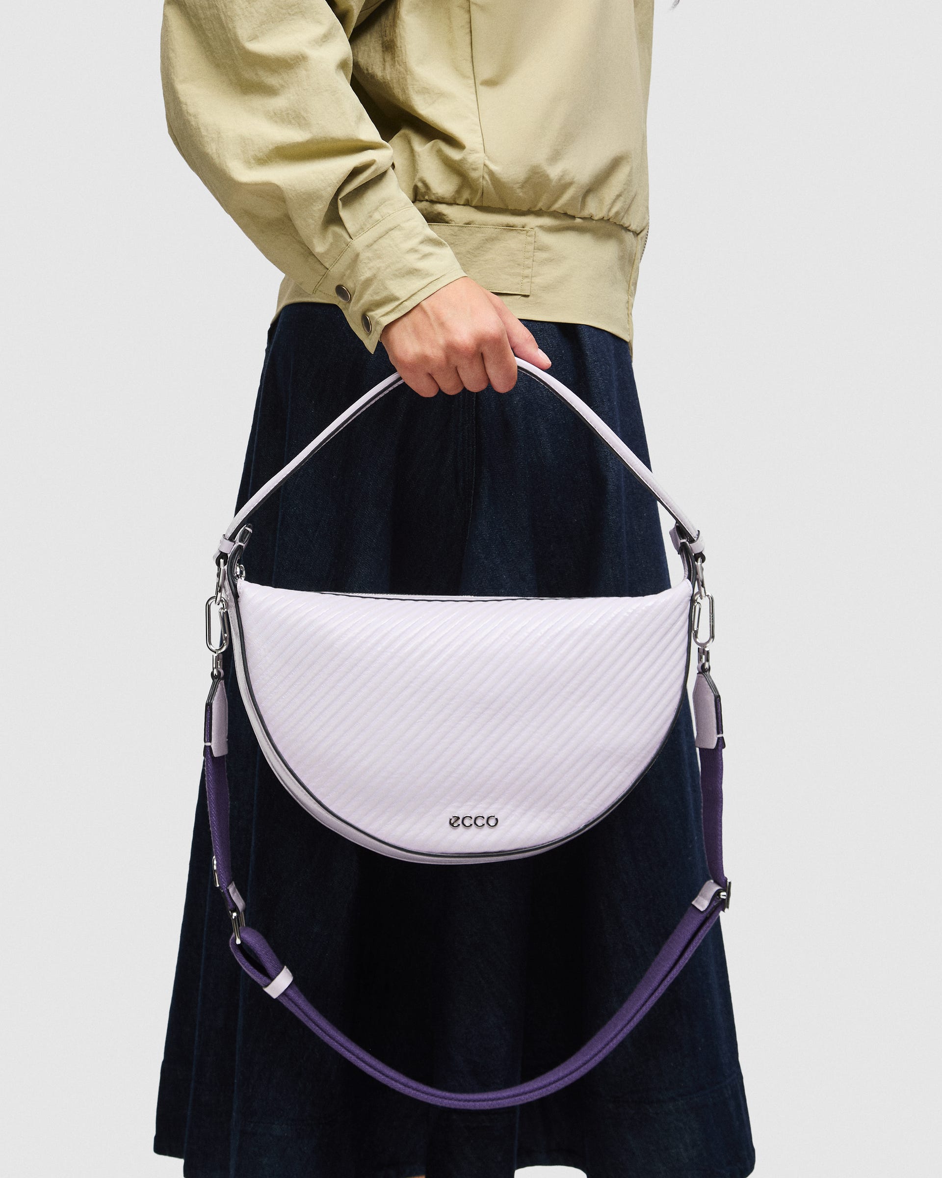 ECCO Fortune Bag M - Purple - Lifestyle image-1