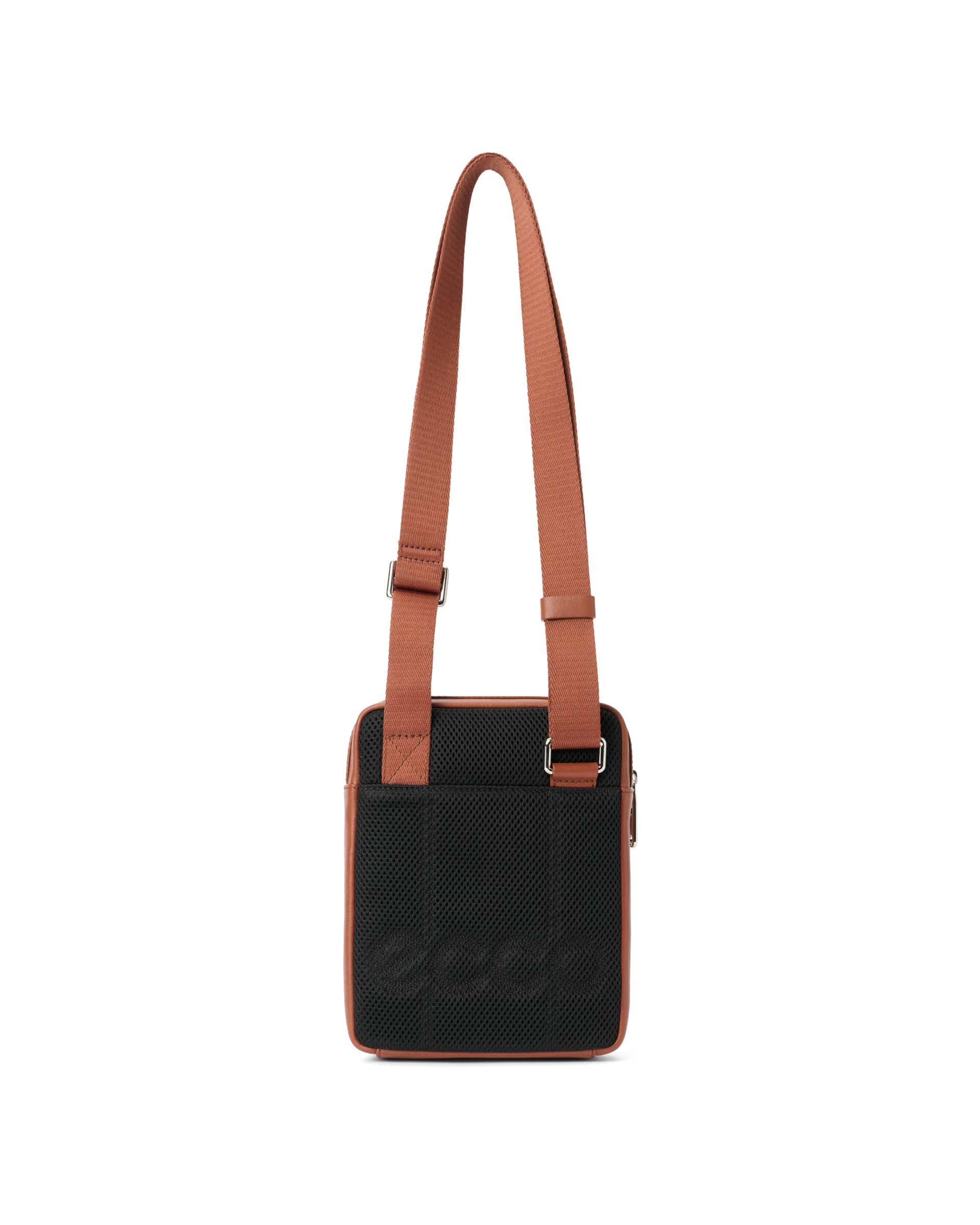 FLAT POUCH CITY CROSSBODY - 브라운 - Back