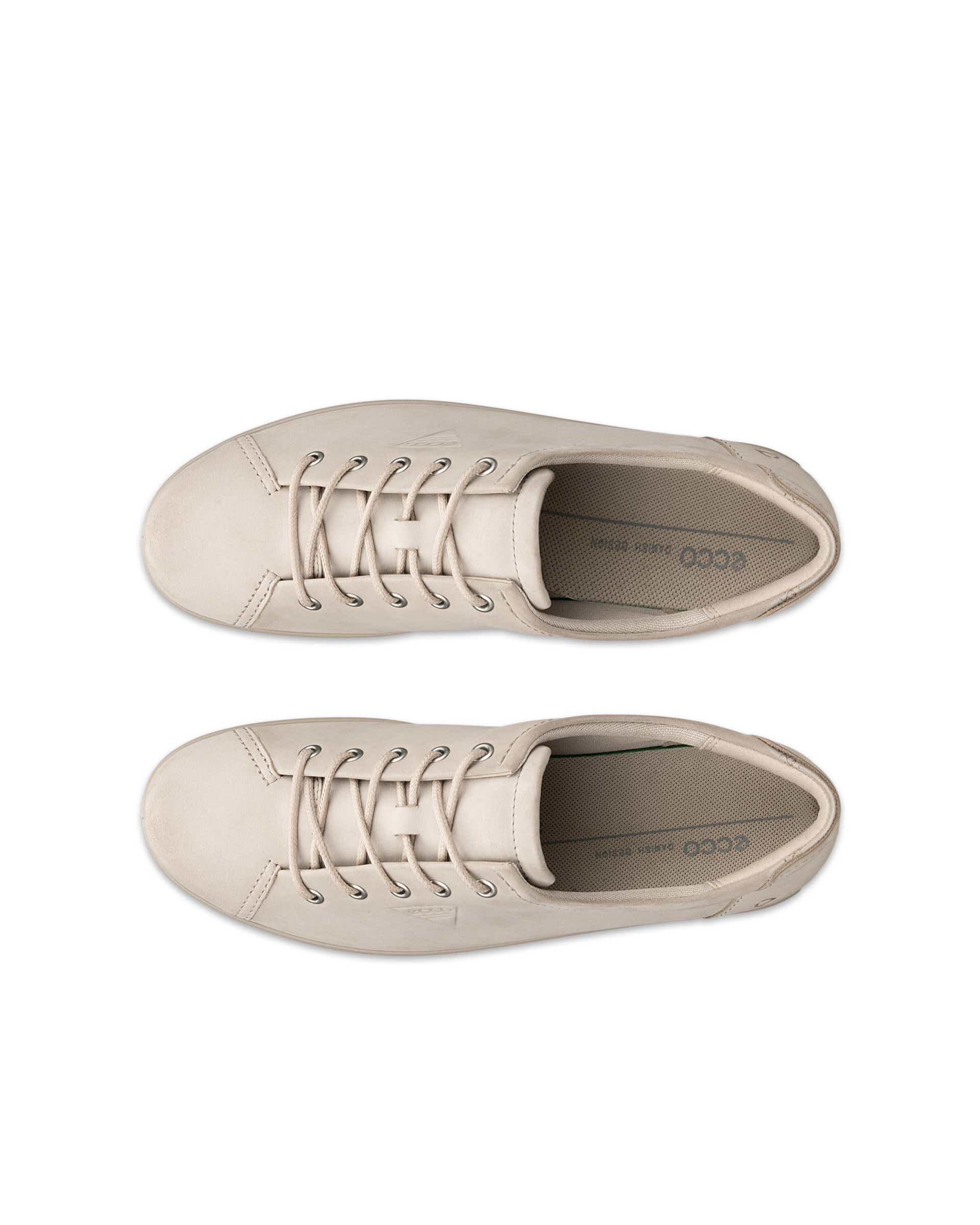 ECCO® SOFT 2.0 sko i nubuck med snørebånd til damer - Beige - Top left pair