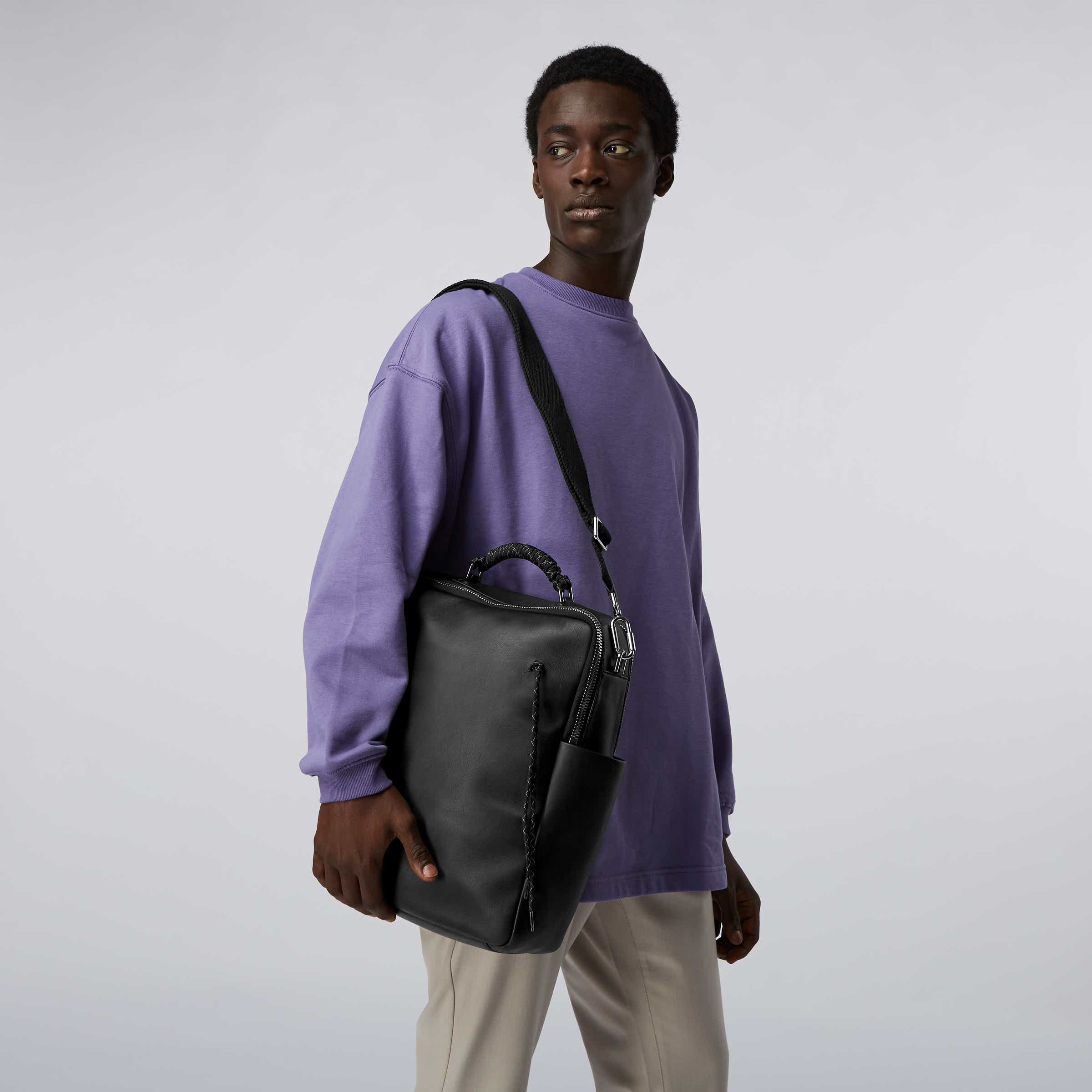 ECCO® Ceramic tech-Bag Leather Laptop Bag - Black - Modelshot-1