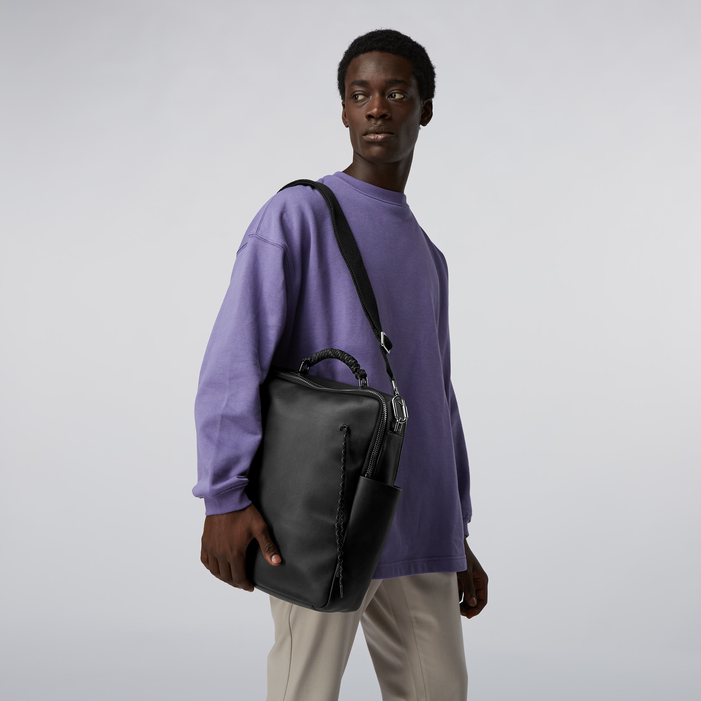 ECCO® Ceramic tech-Bag Leather Laptop Bag - Black - Modelshot-1