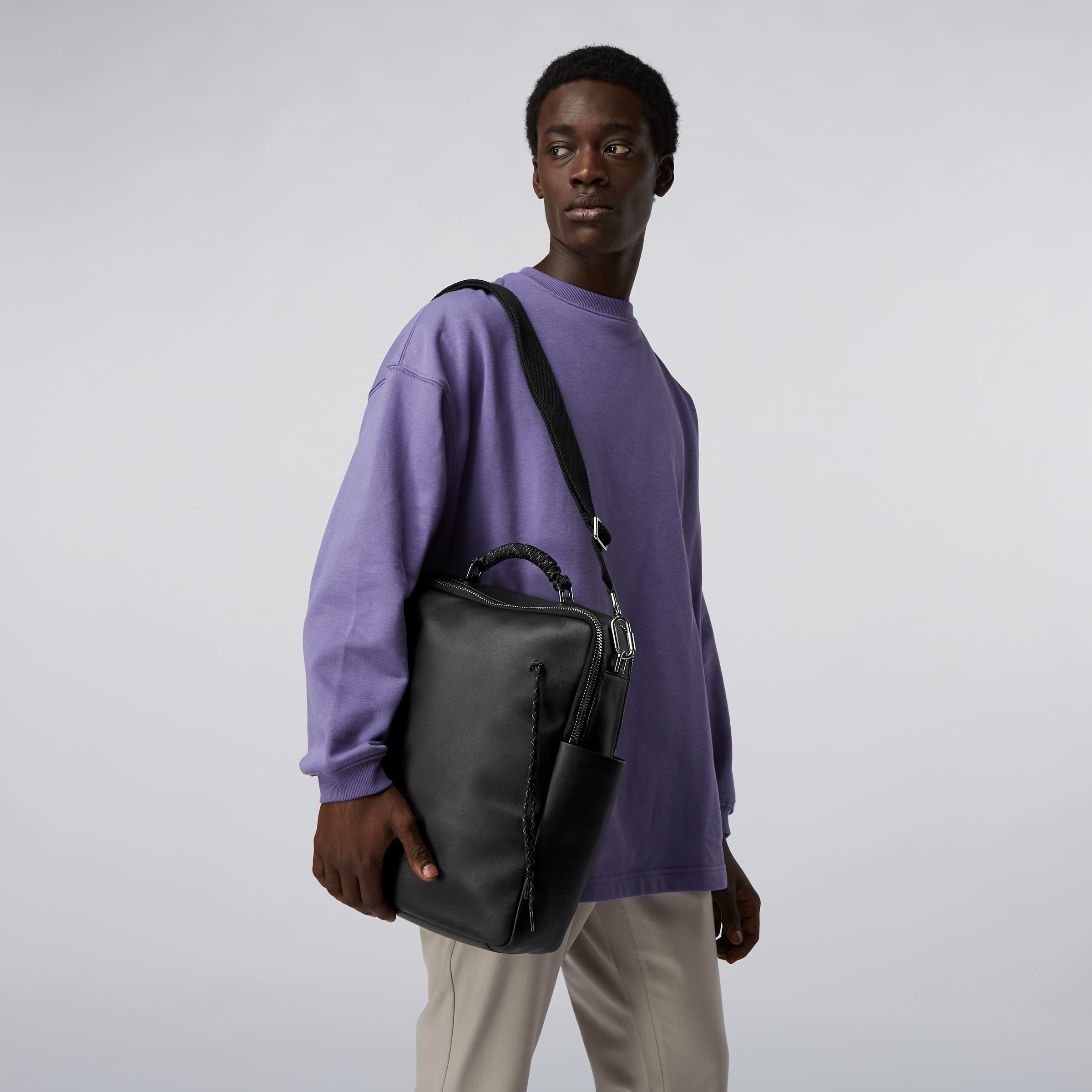 ECCO® Ceramic tech-Bag Leather Laptop Bag - Black - Modelshot-1