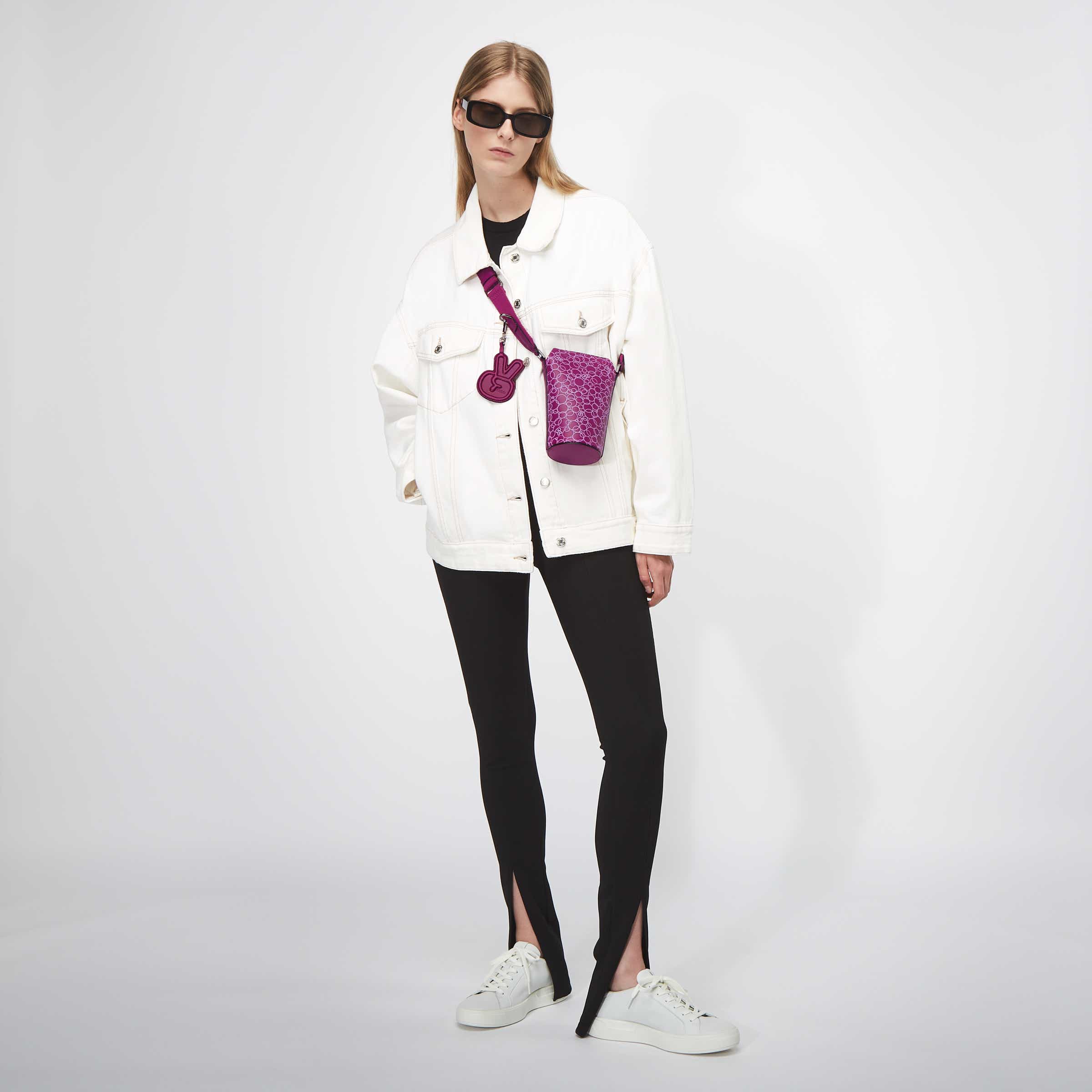 ECCO® Pot Leather Crossbody Bag - Purple - Modelshot-1