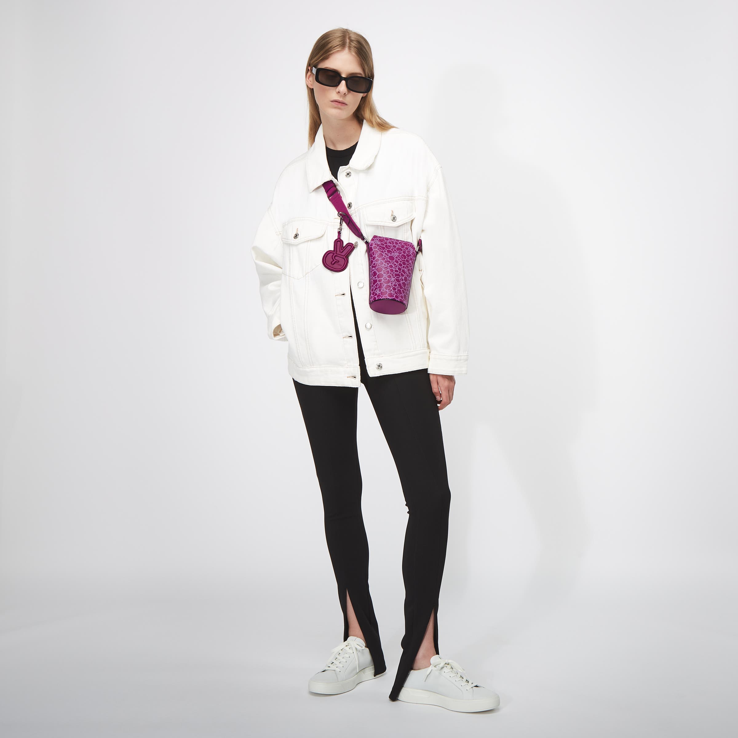 ECCO® Pot Leather Crossbody Bag - Purple - Modelshot-1