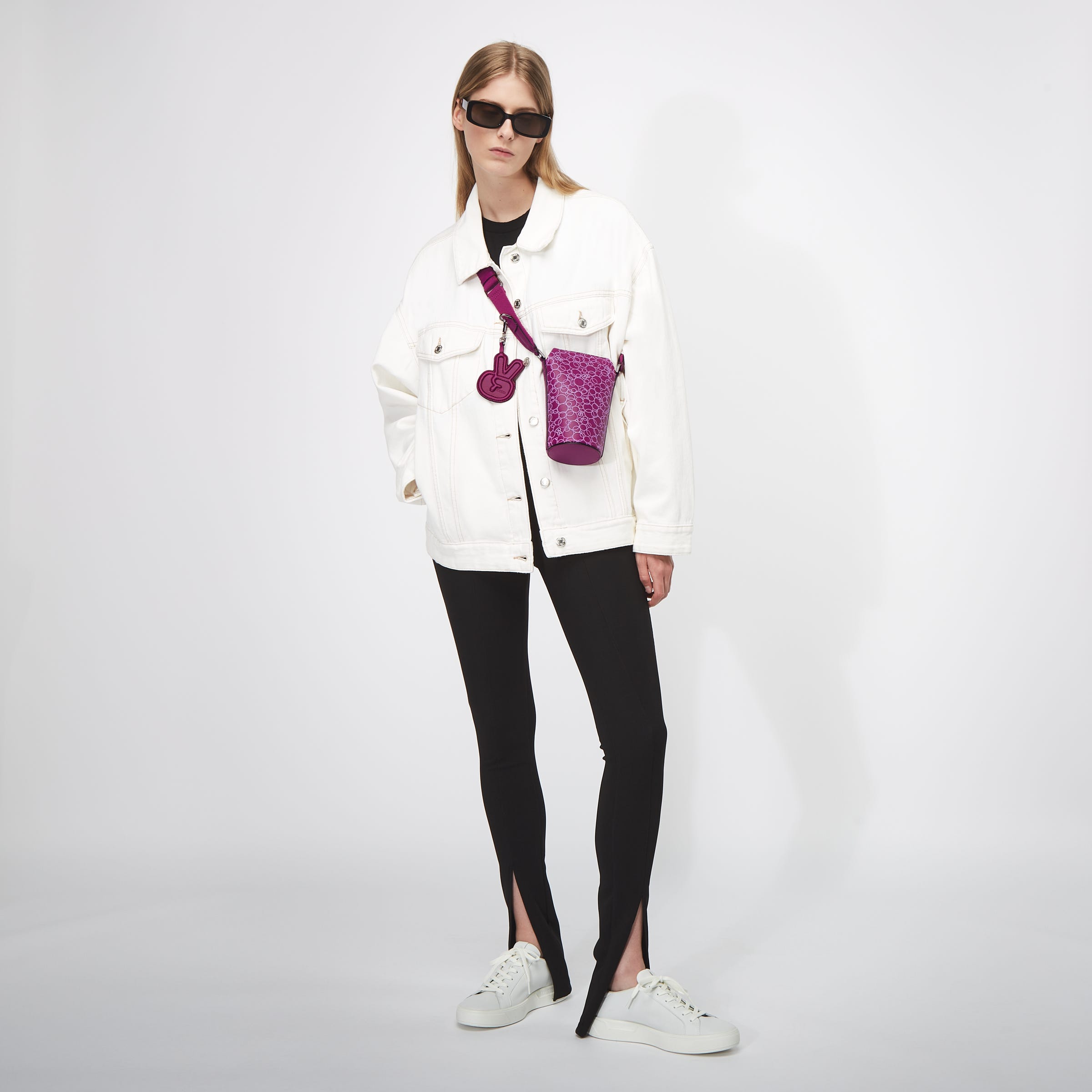 ECCO® Pot Leather Crossbody Bag - Purple - Modelshot-1