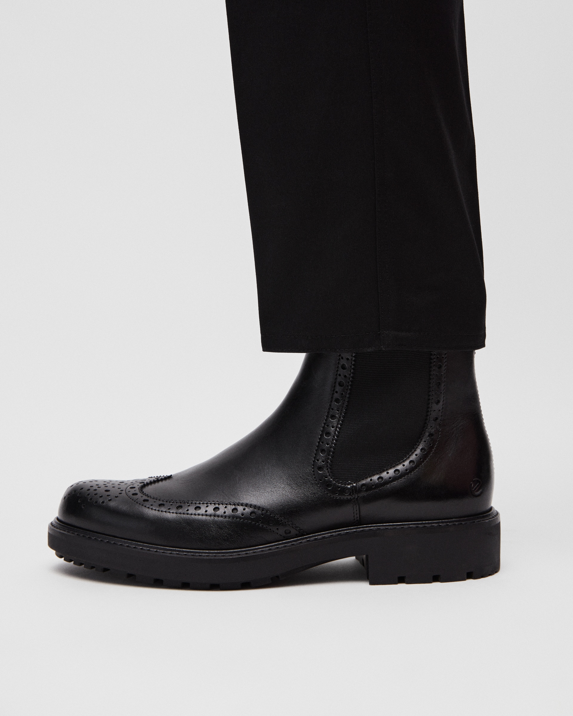 ECCO® Metropole Oslo Herren Chelsea Boot aus Leder - Schwarz - Lifestyle image-1