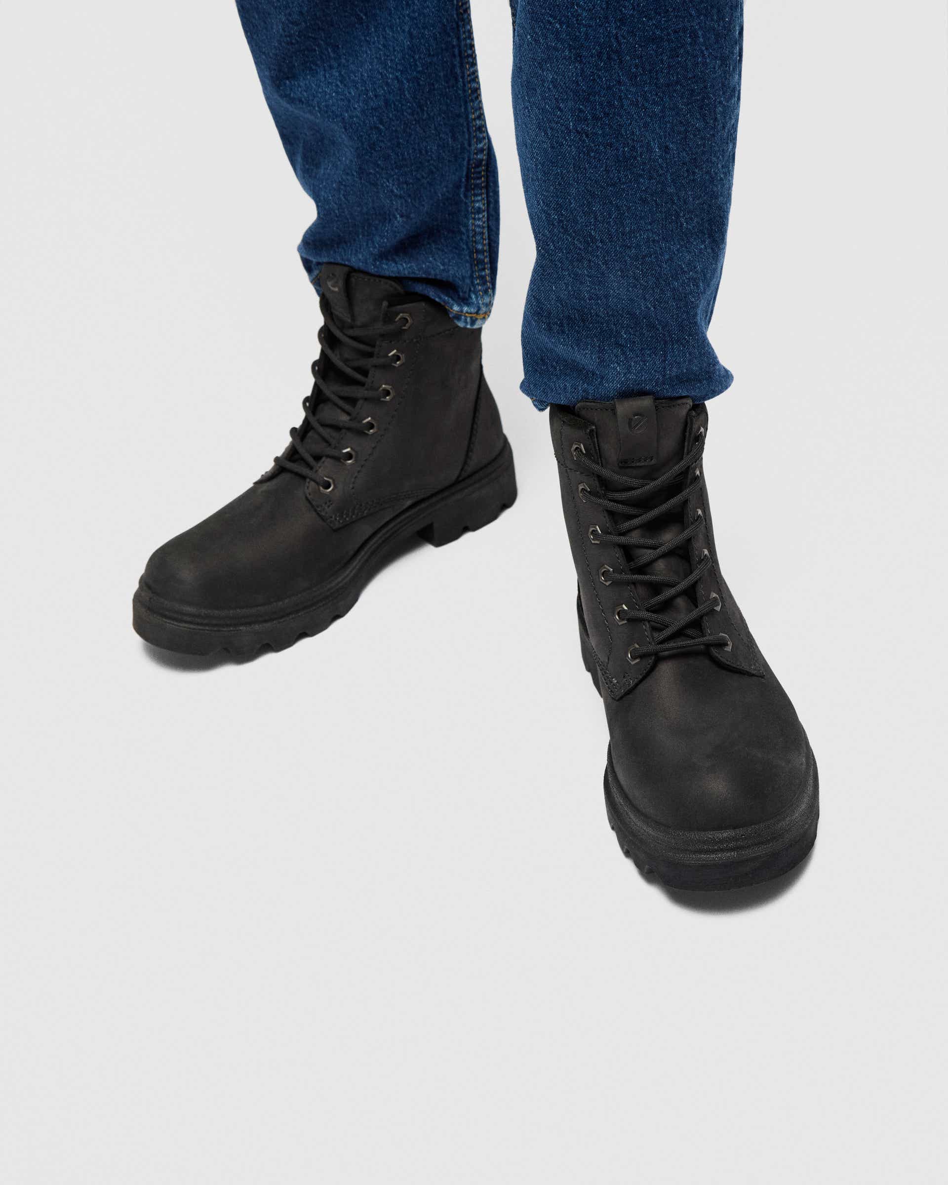 ECCO Grainer メンズ ヌバックウォータープルーフレースアップブーツ - ブラック - Lifestyle image-1