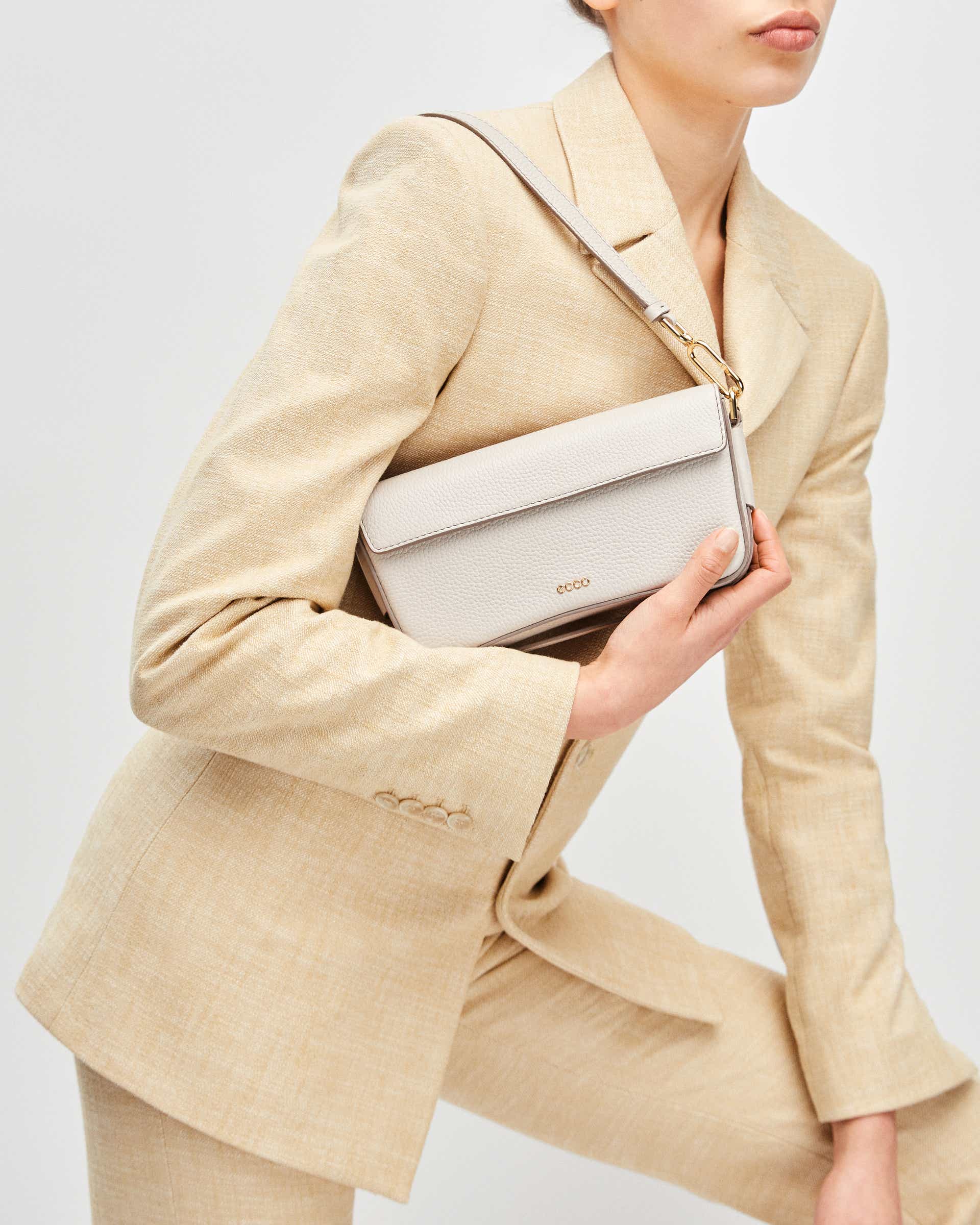 ECCO MEDIUM PINCH BAG - Beige - Lifestyle image-1