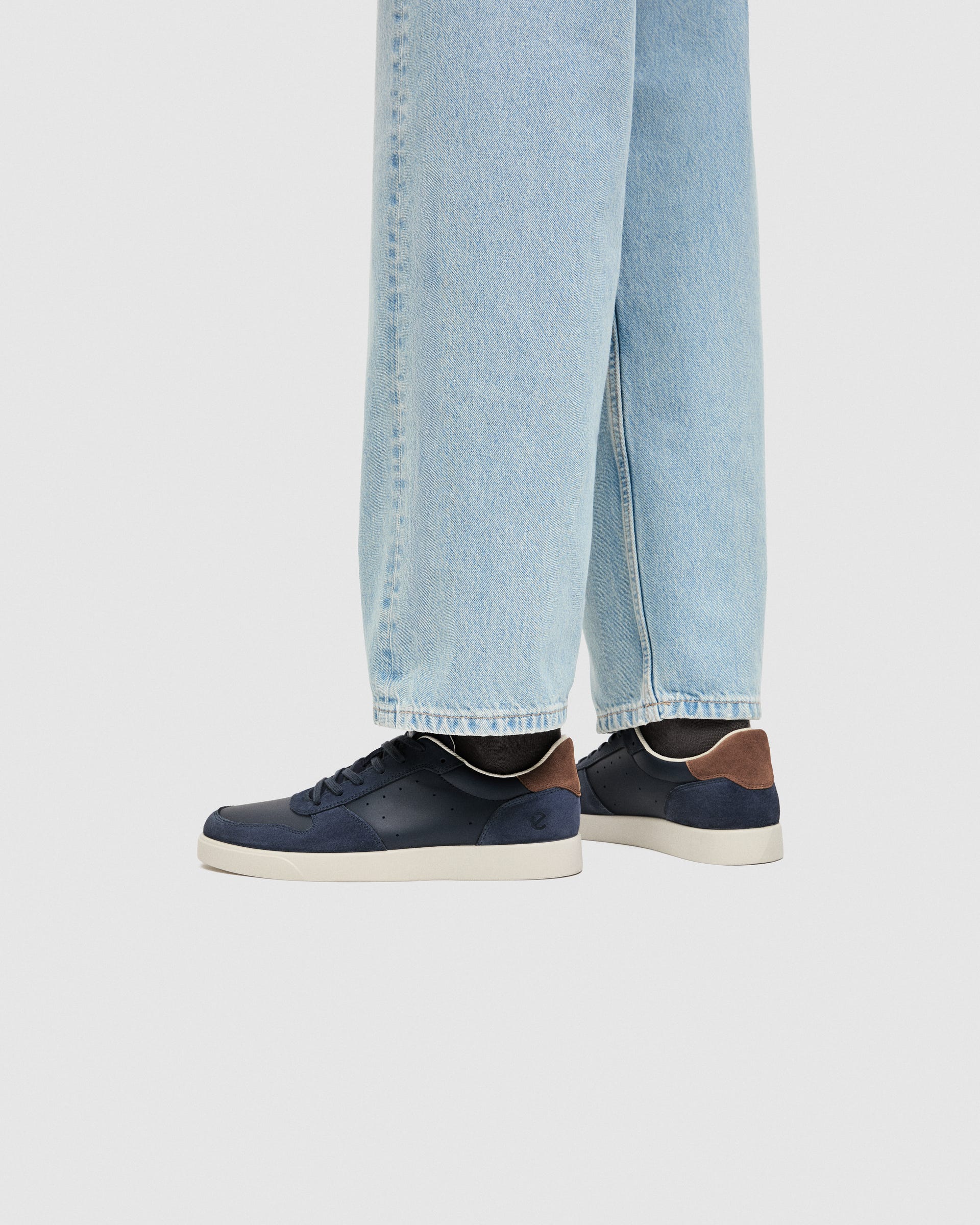 ECCO® STREET LITE heren leren sneaker - Blauw - Lifestyle image-1