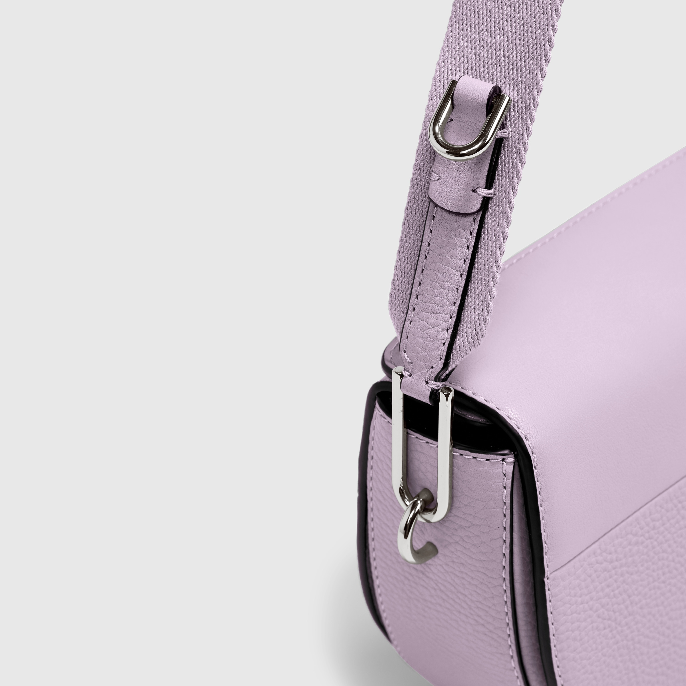 バッグ ECCOTextureblock Saddle Bag ECCO® Textureblock Leather Saddle Bag | Black