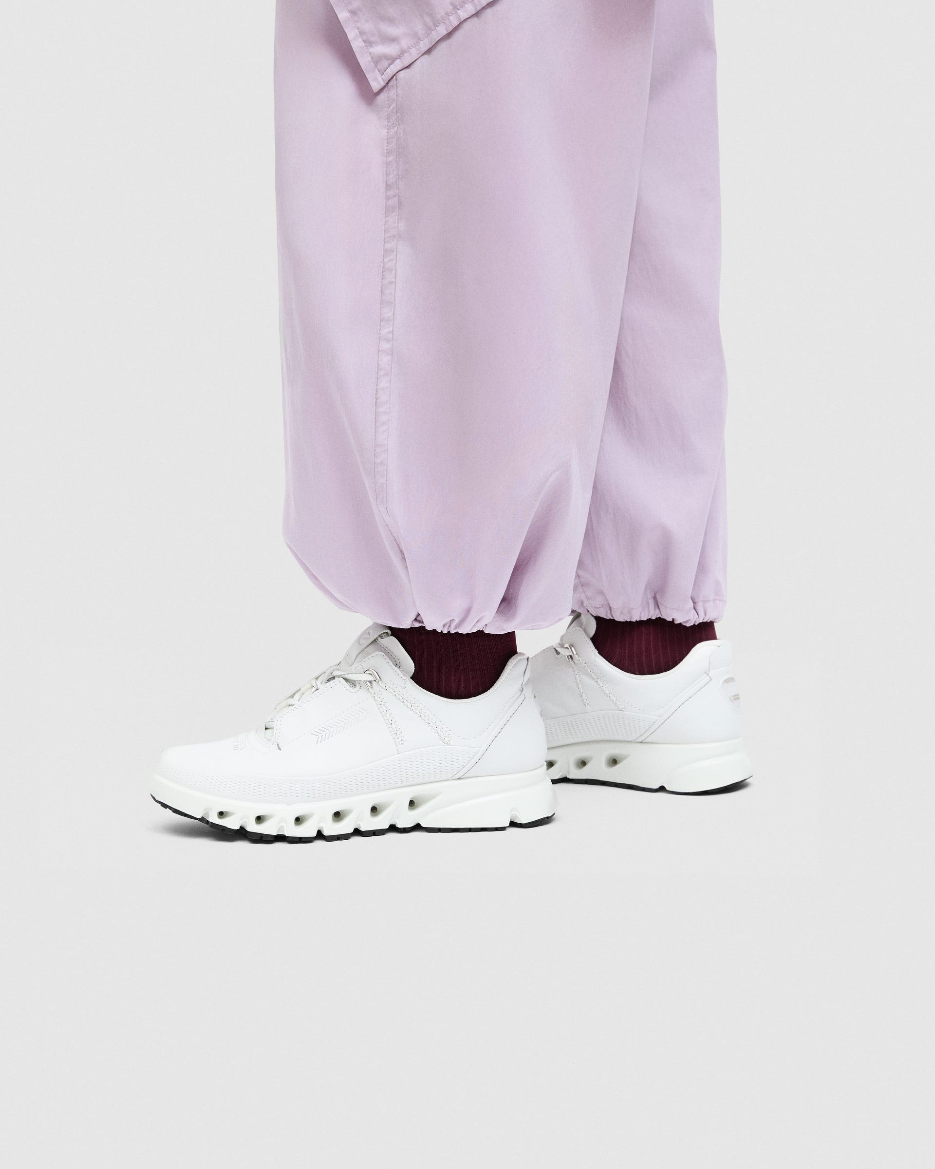 ECCO® Multi-Vent Damen Lederschuh mit Gore-Tex - Weiß - Lifestyle image-1