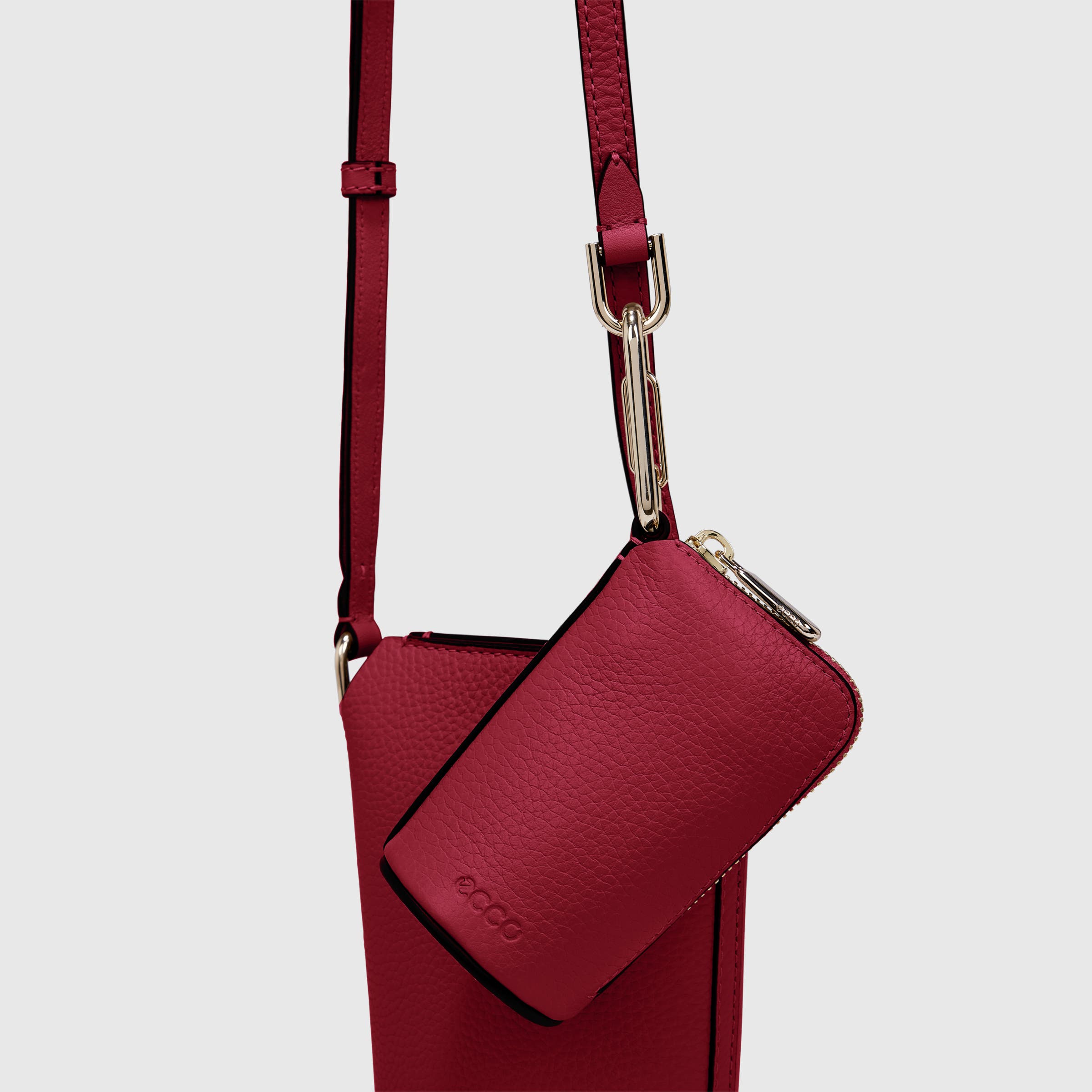 ECCO® Pot Leather Crossbody Bag - Red - Detail-2