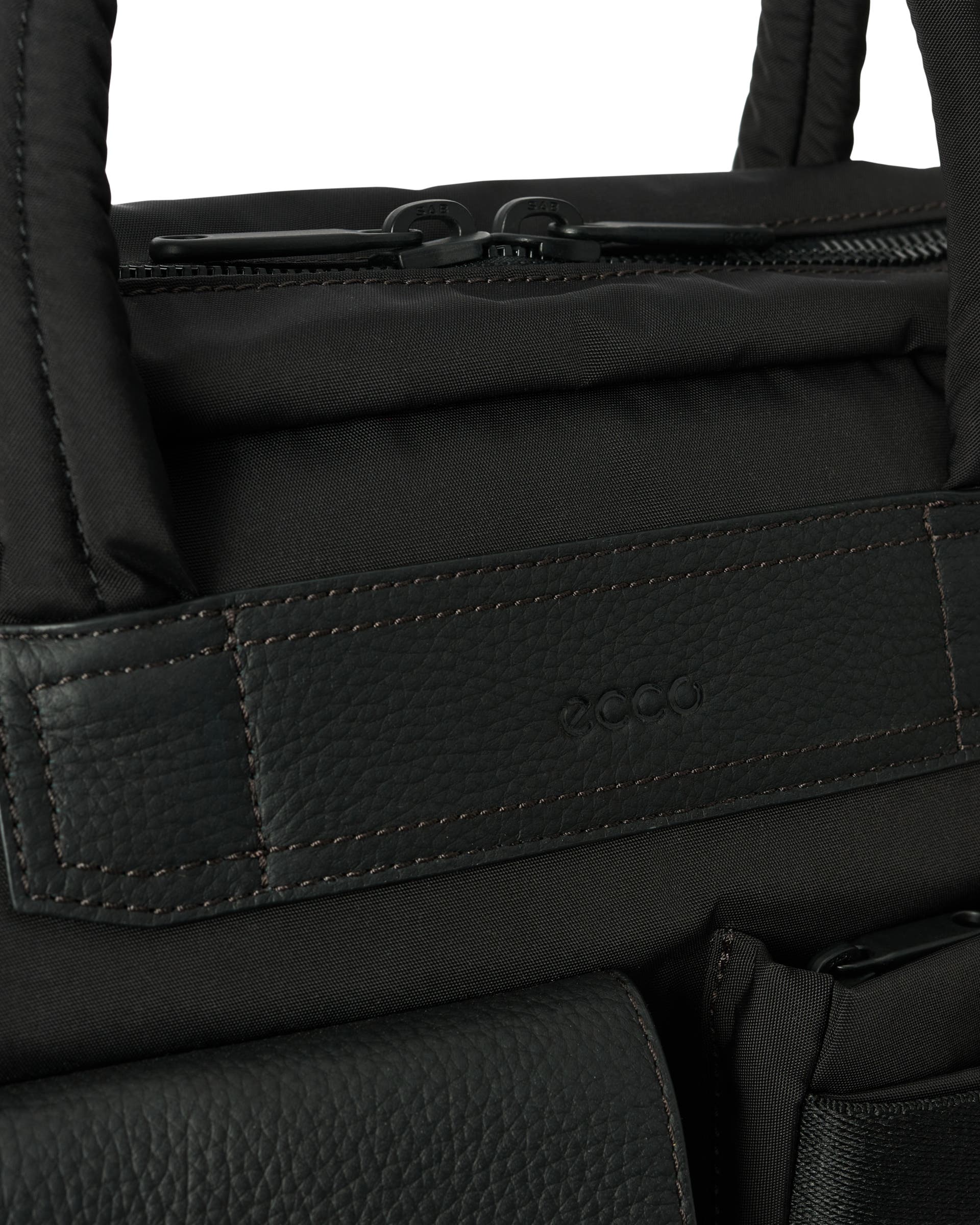 ECCO® Voyager - Leather Travel 12hr Folio Bag - Black - Detail-1