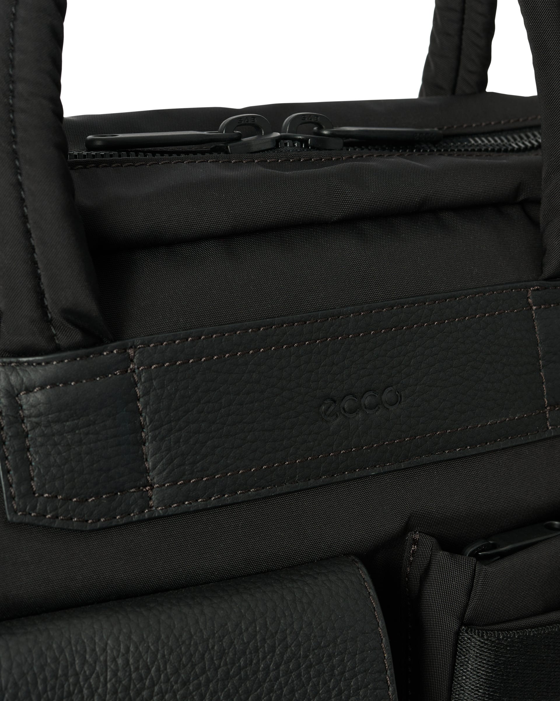 ECCO® Voyager - Leather Travel 12hr Folio Bag - Black - Detail-1